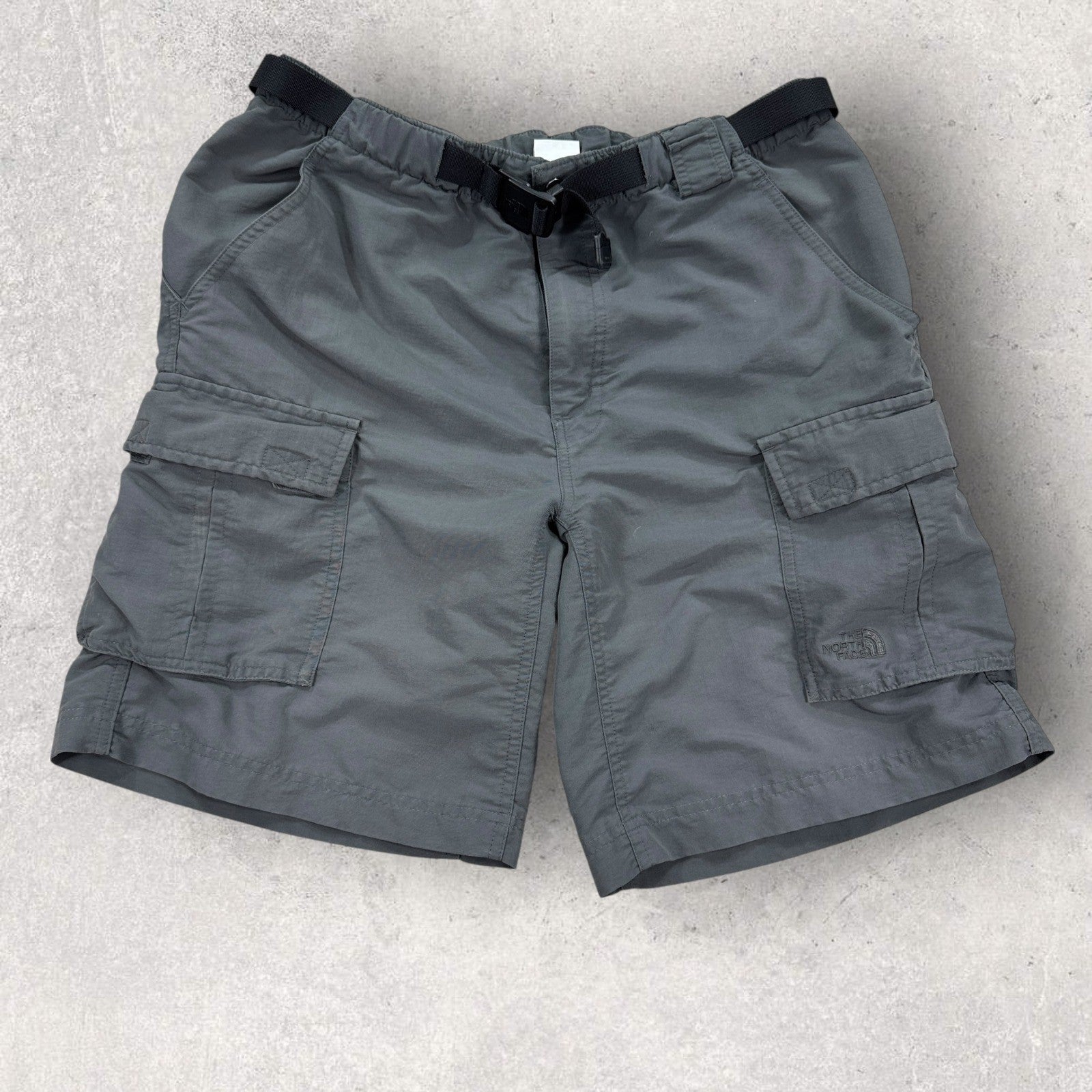The North Face Cargo Shorts Belted mens Medium Gray Relaxed