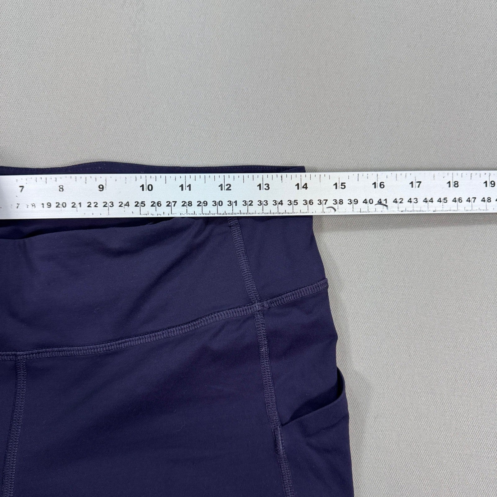 Lululemon Pace Rival Crop 22" Pants Purple Grape Womens Size 8 Stretch Leggings