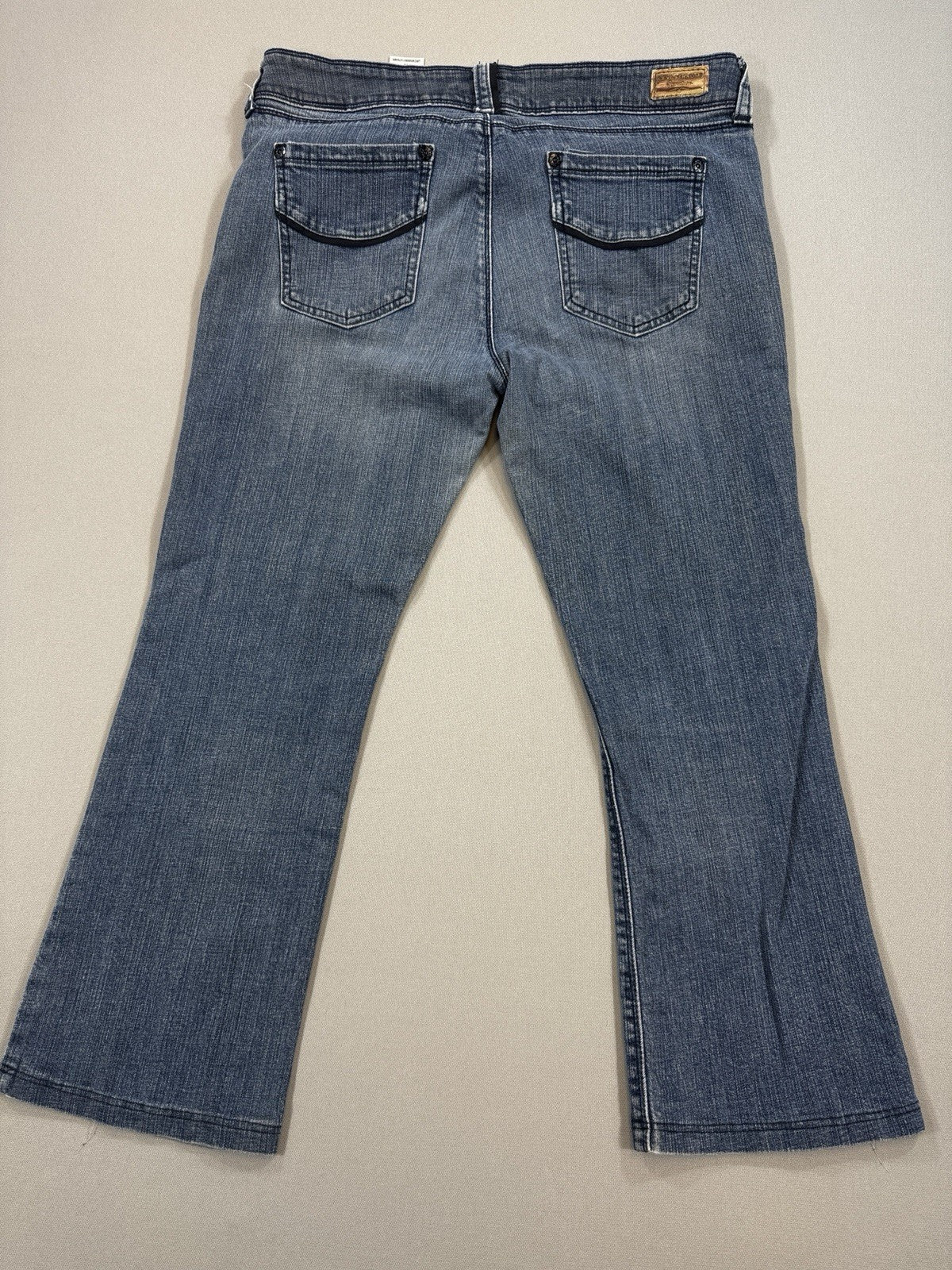 Levi's Signature Bootcut Jeans Womens Size 14 Blue Denim Medium Wash Low Rise