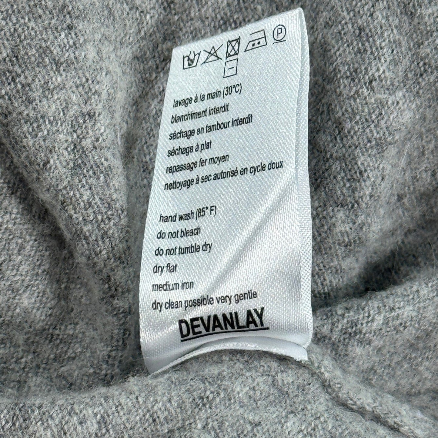 Lacoste V-Neck Sweater mens Size 6 Gray Wool Cashmere Blend Logo Pullover