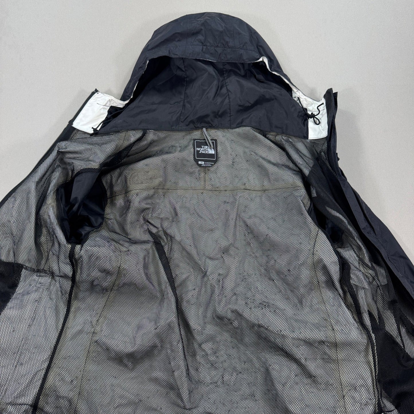 The North Face Womens Rain Jacket Size Large Full Zip Mesh Lined Hooded Black