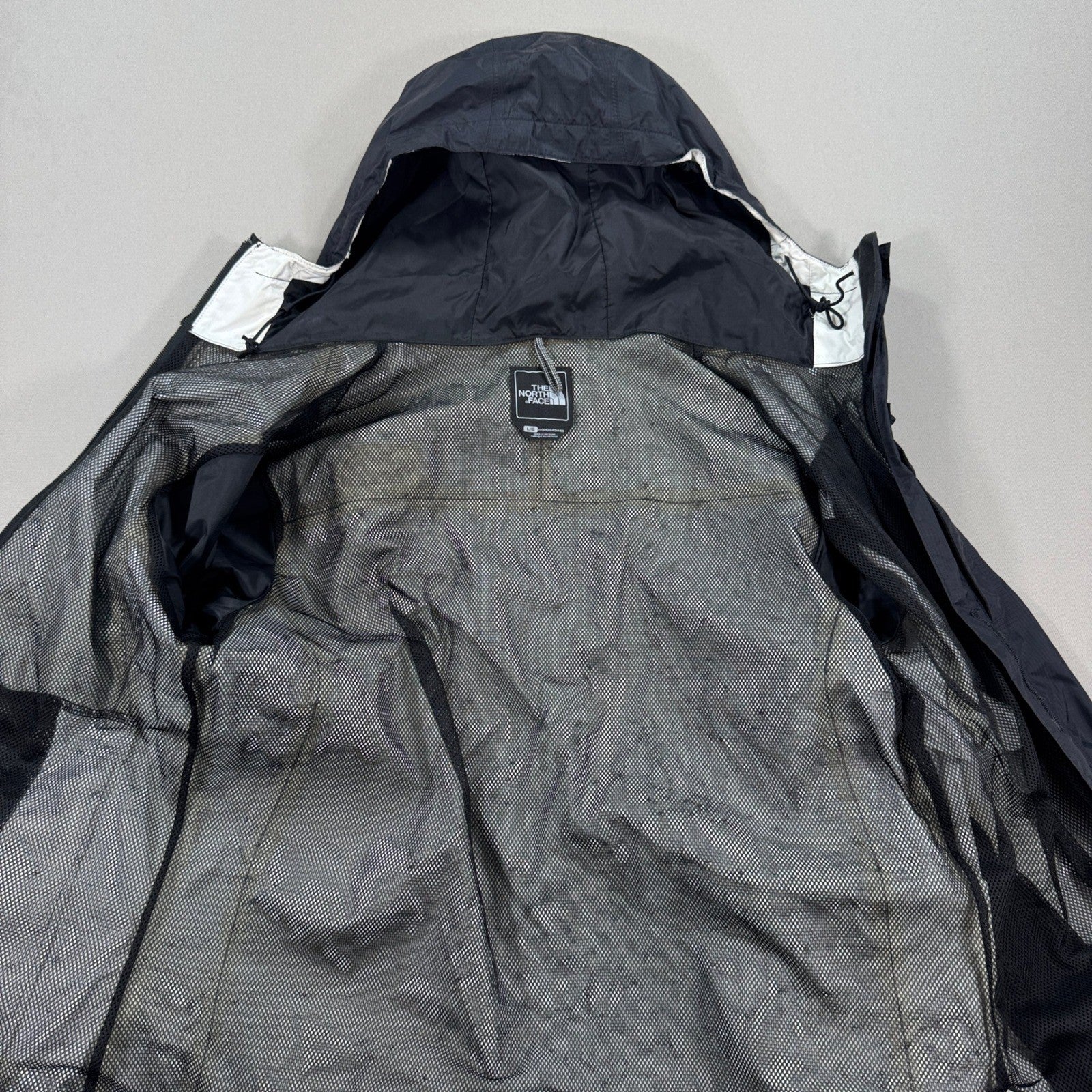 The North Face Womens Rain Jacket Size Large Full Zip Mesh Lined Hooded Black