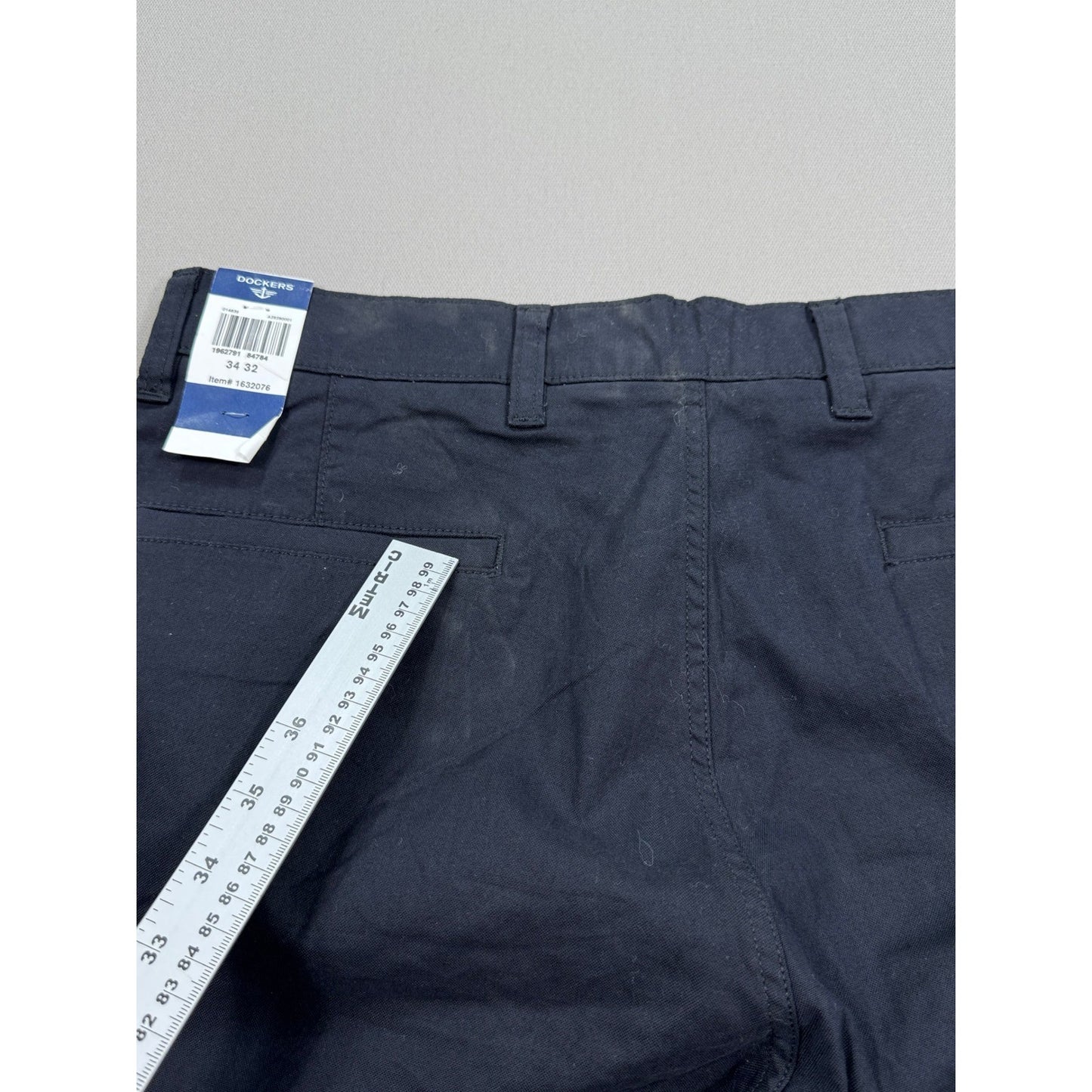 NWT Dockers mens Chino Pants Straight Fit 34x32 Black Casual - Read Description