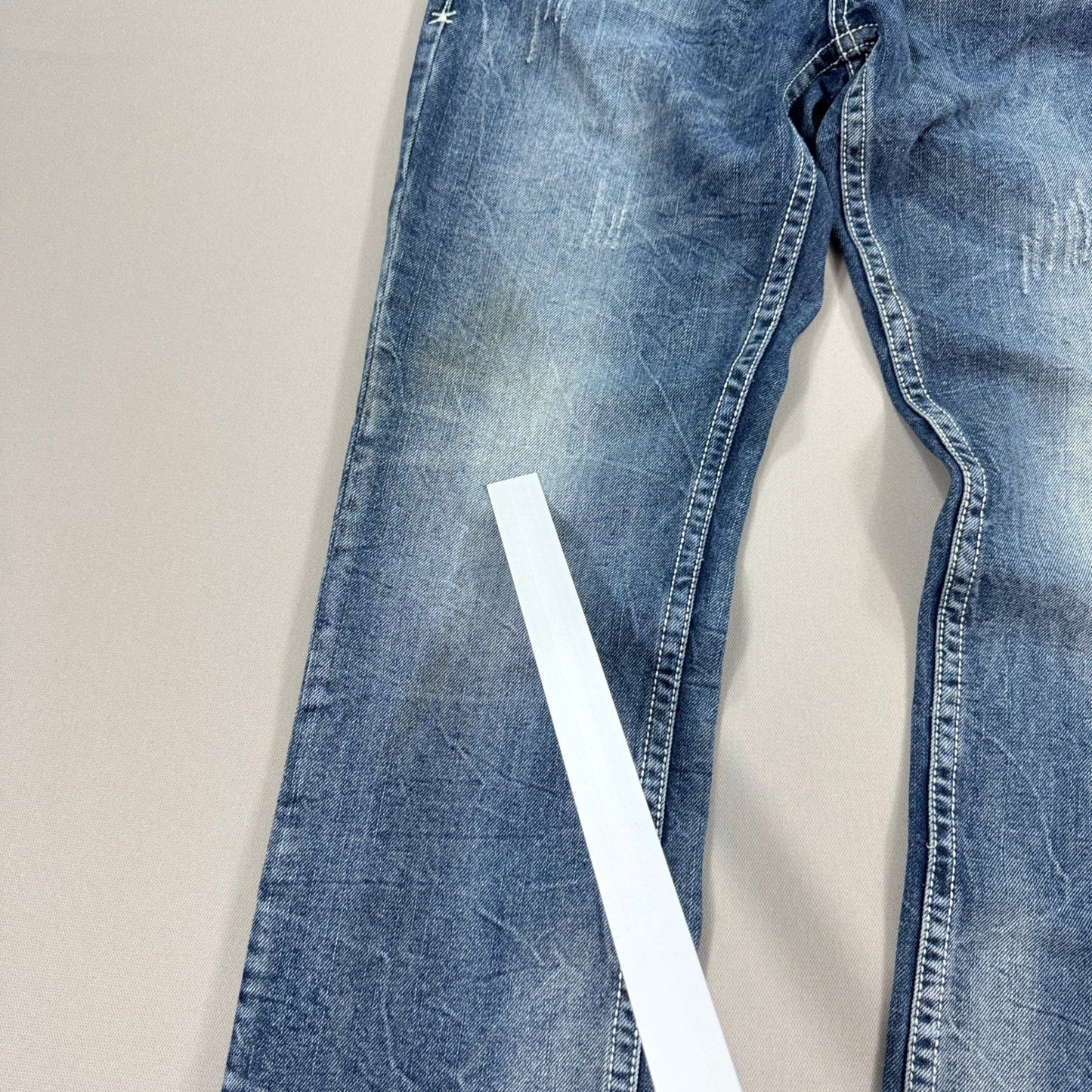 B. Tuff Jeans Revved Up mens 30x30 Blue Denim Distressed Boot Cut Medium Wash