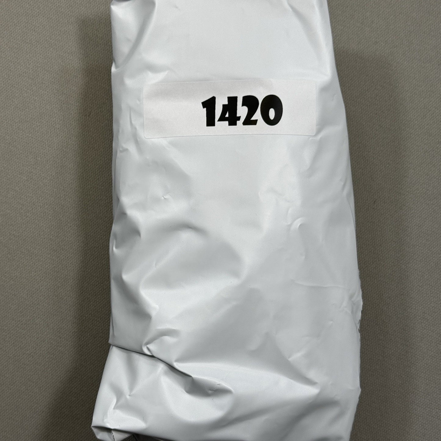 Brand New Tommy Bahama V-Neck T-Shirt mens Small Peach - READ