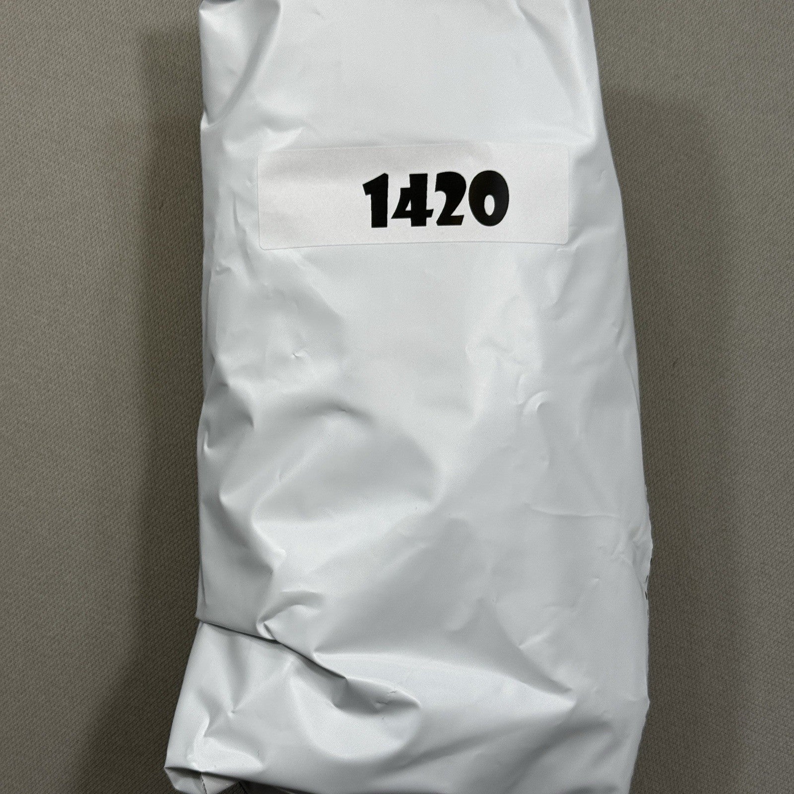 Brand New Tommy Bahama V-Neck T-Shirt mens Small Peach - READ