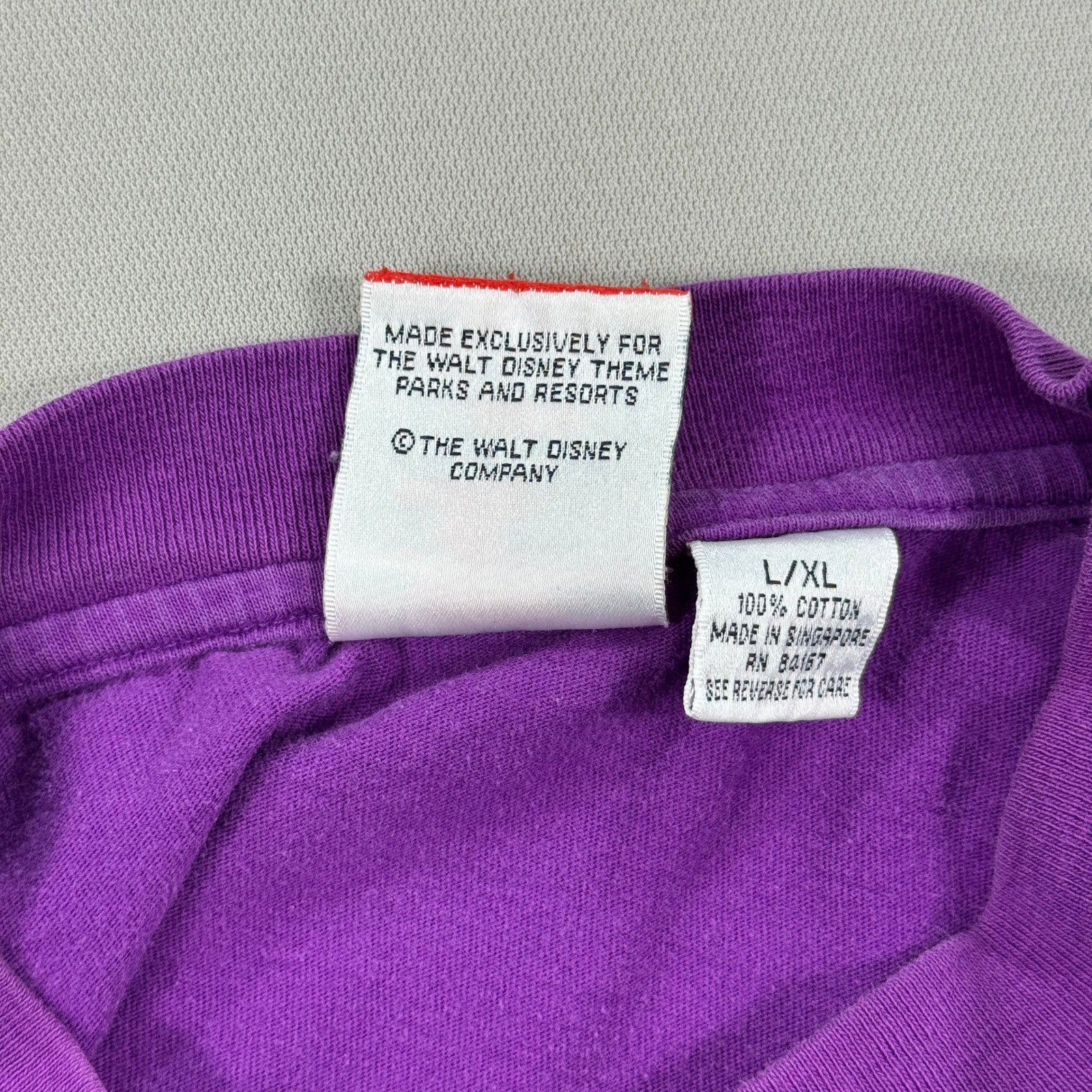 Vintage Walt Disney Goofy T-Shirt mens L/XL Purple Crewneck Pockets Embroidered