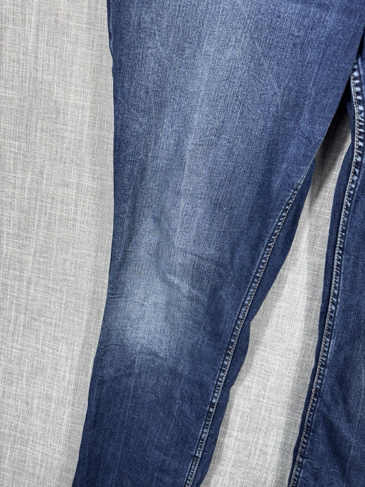 Silver Jeans Suki Straight Blue Distressed Mens 40x34