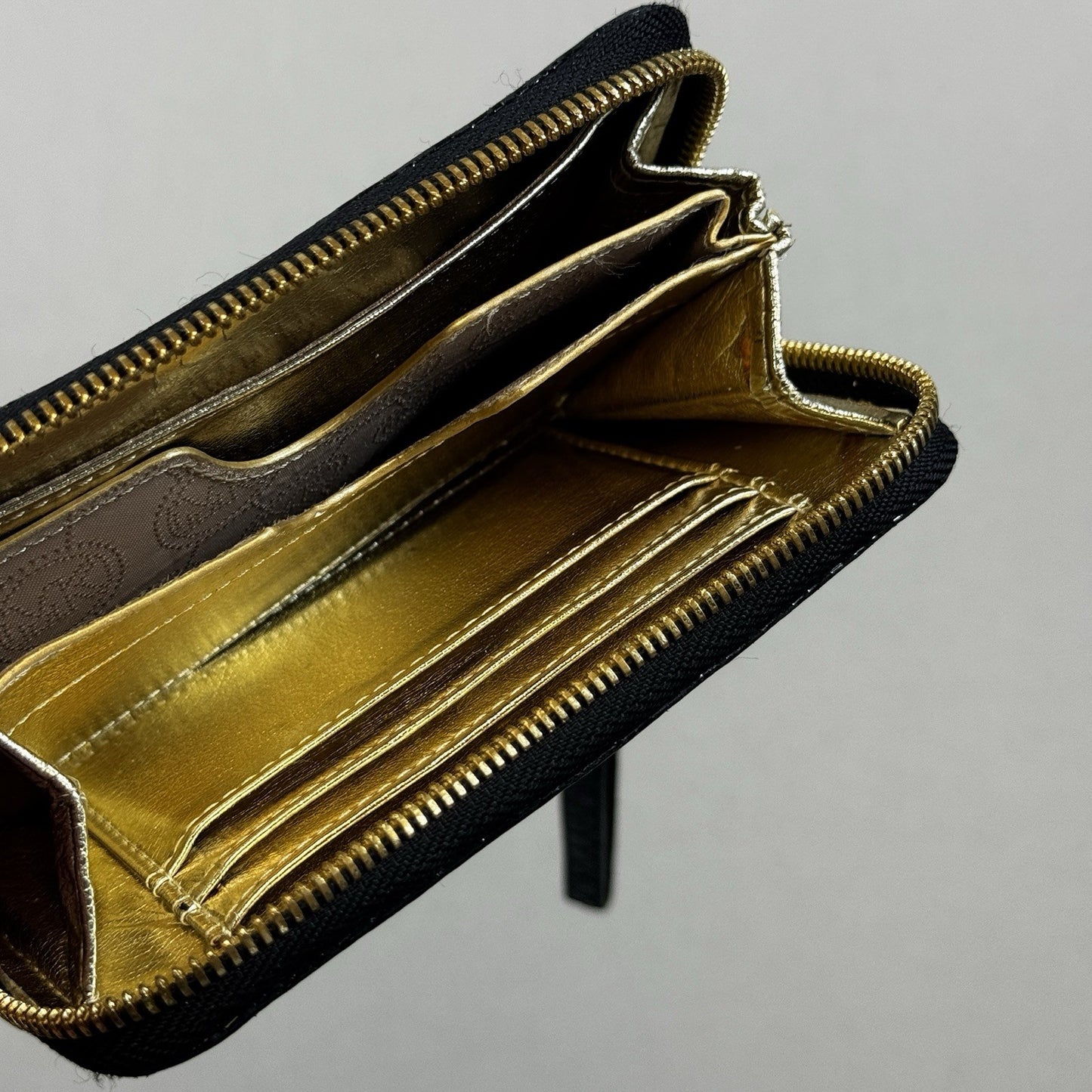 Michael Kors Essential Zip Wallet Wristlet Black Python Embossed Clutch Holder