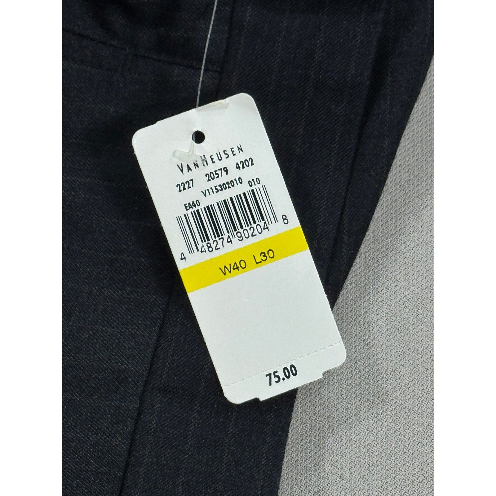 NEW Van Heusen Dress Pants mens 40x30 Gray Straight Leg Pleated Studio