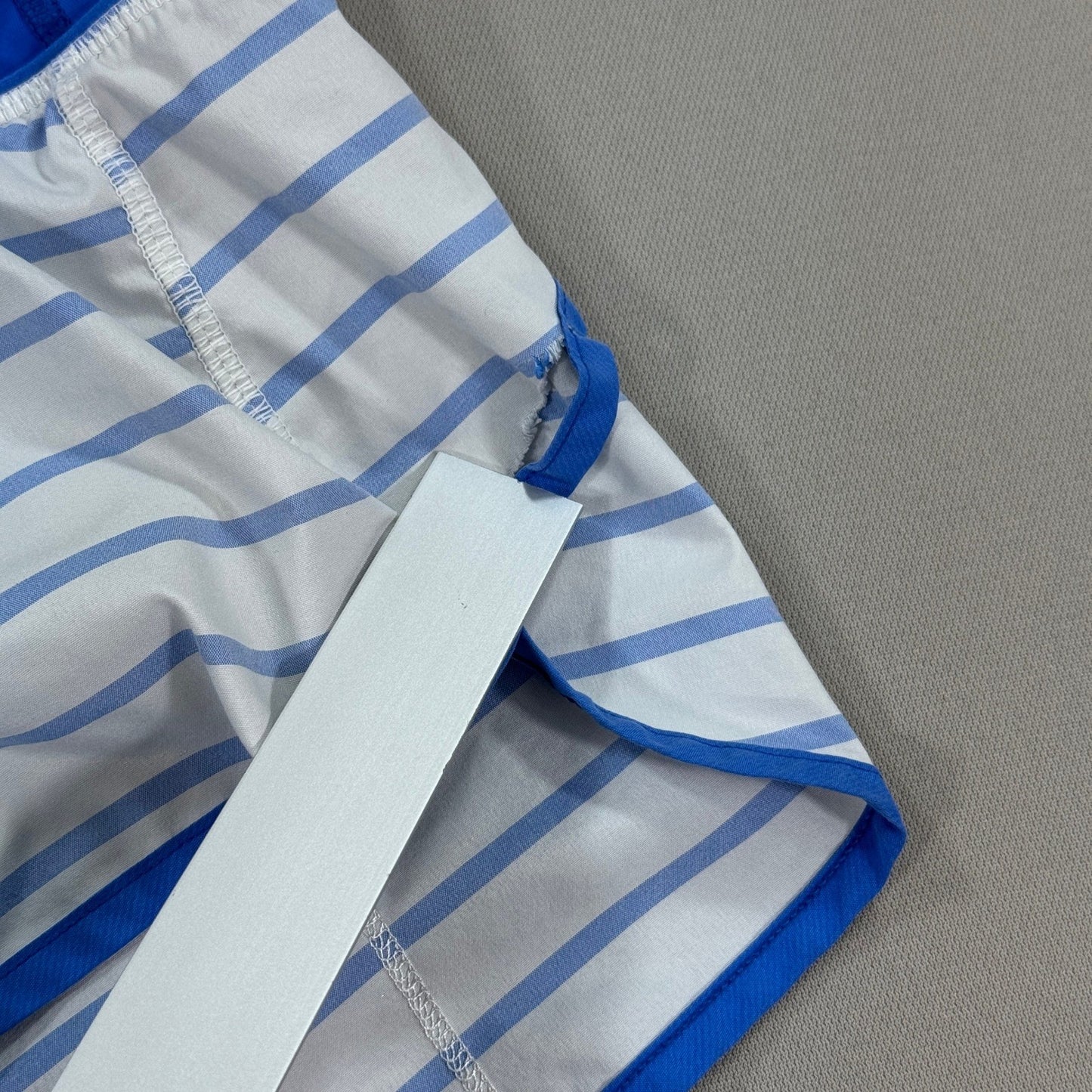 Lululemon Run Speed Shorts Stretch Womens Size 4 Blue White Striped