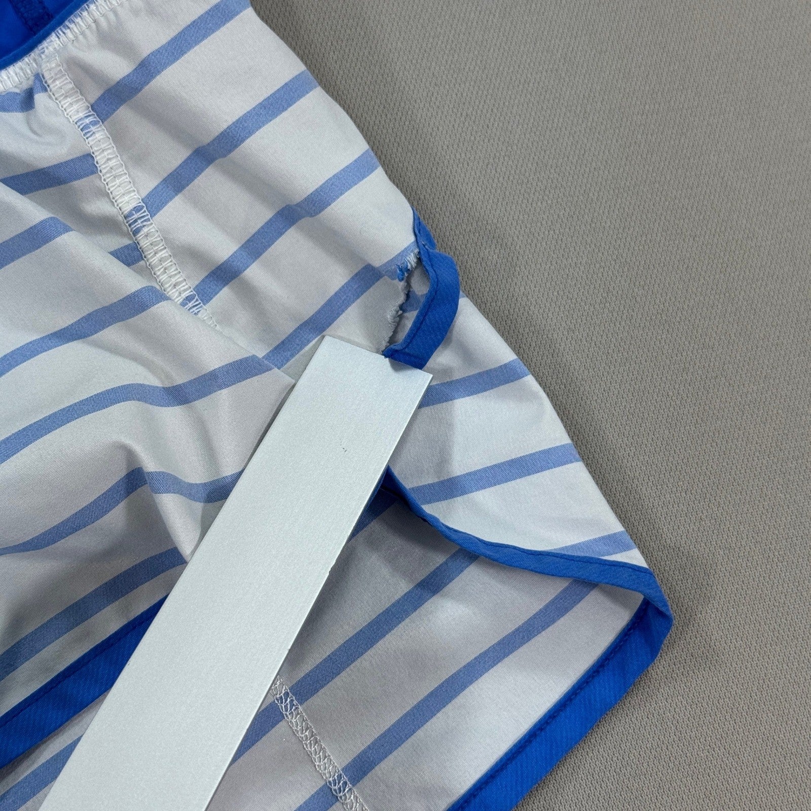 Lululemon Run Speed Shorts Stretch Womens Size 4 Blue White Striped