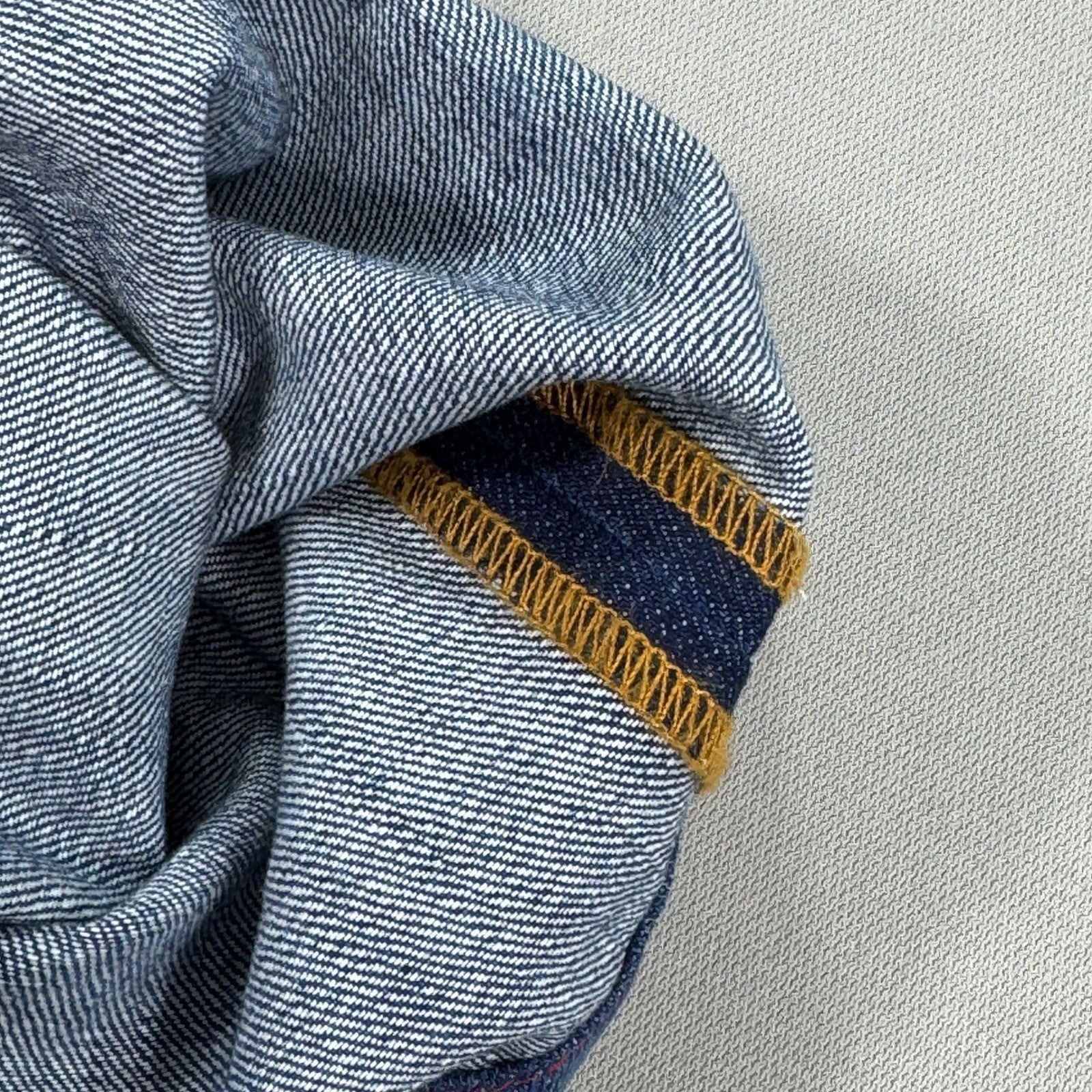 Tommy Bahama Santorini Authentic Straight Jeans mens 34x32 Denim Medium Wash