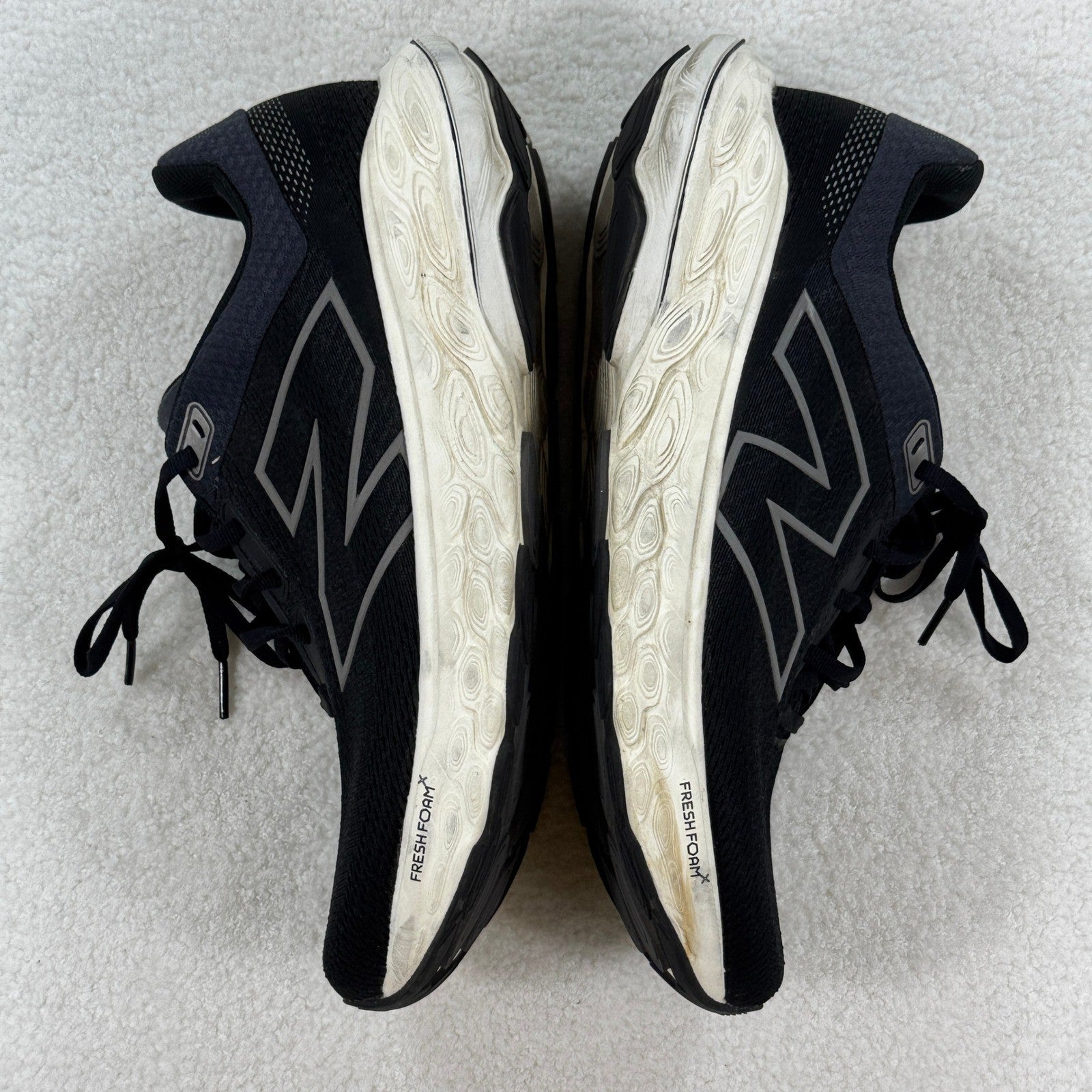 New Balance Fresh Foam M860K14 Running Shoes Womens Size 10 2E Black Sneakers