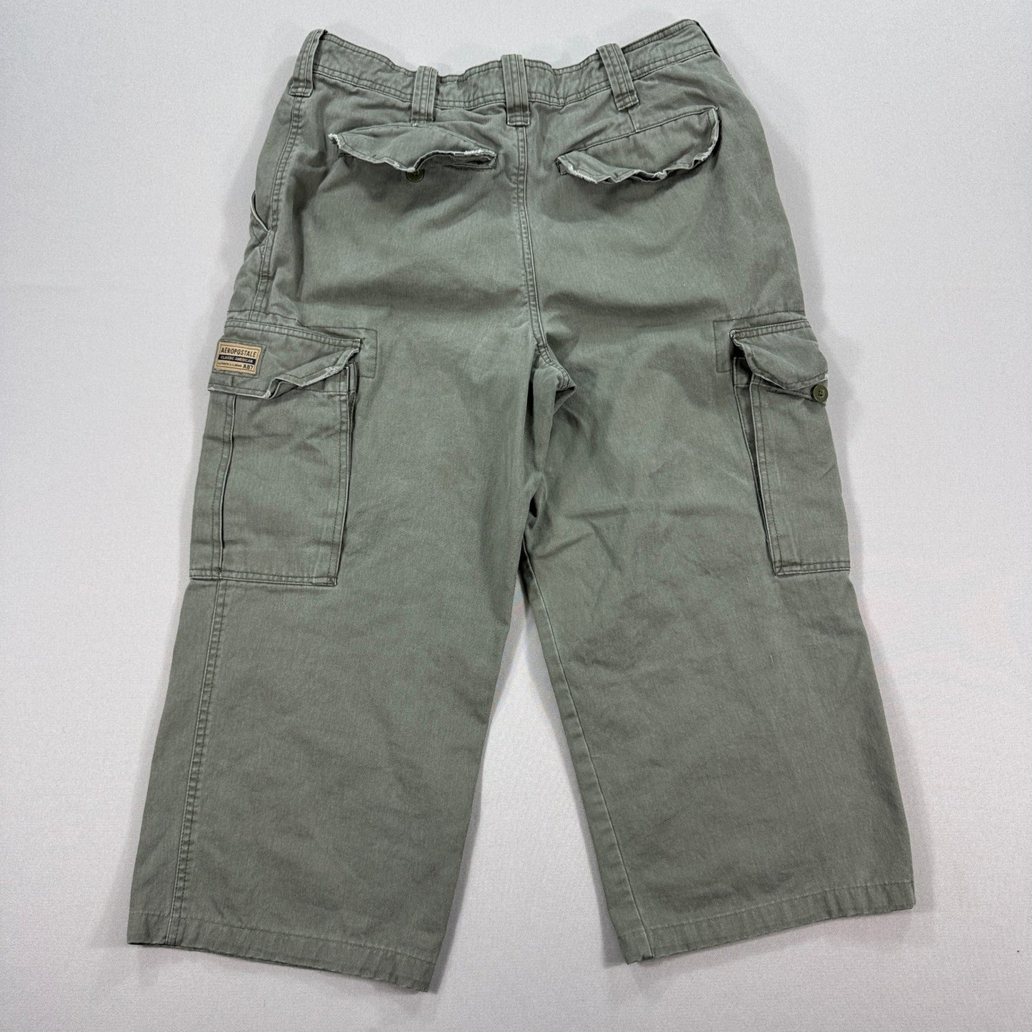 Aeropostale A87 Capri Pants Men's 34x32 Olive Green Cargo Pockets Wide Leg