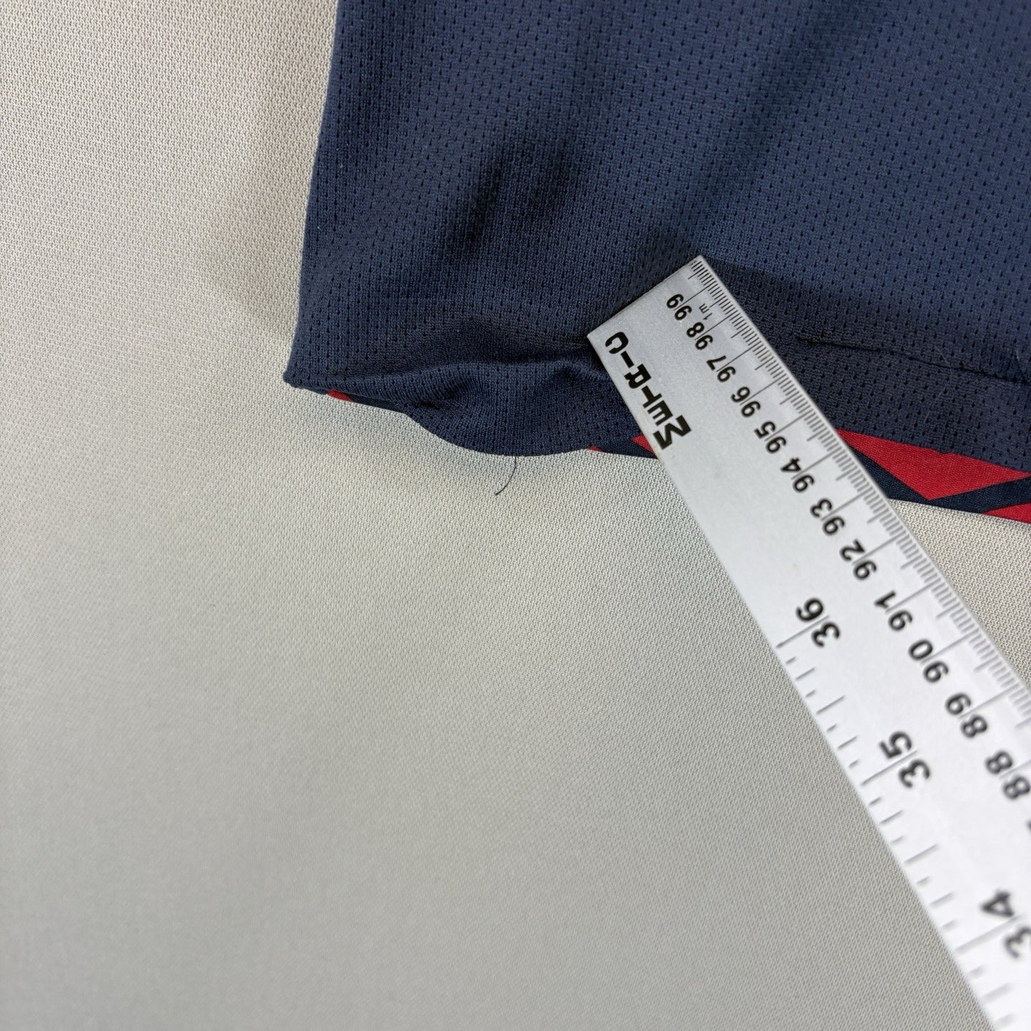 Vintage Nike Arsenal mens Training Jersey Fly Emirates Mens Small