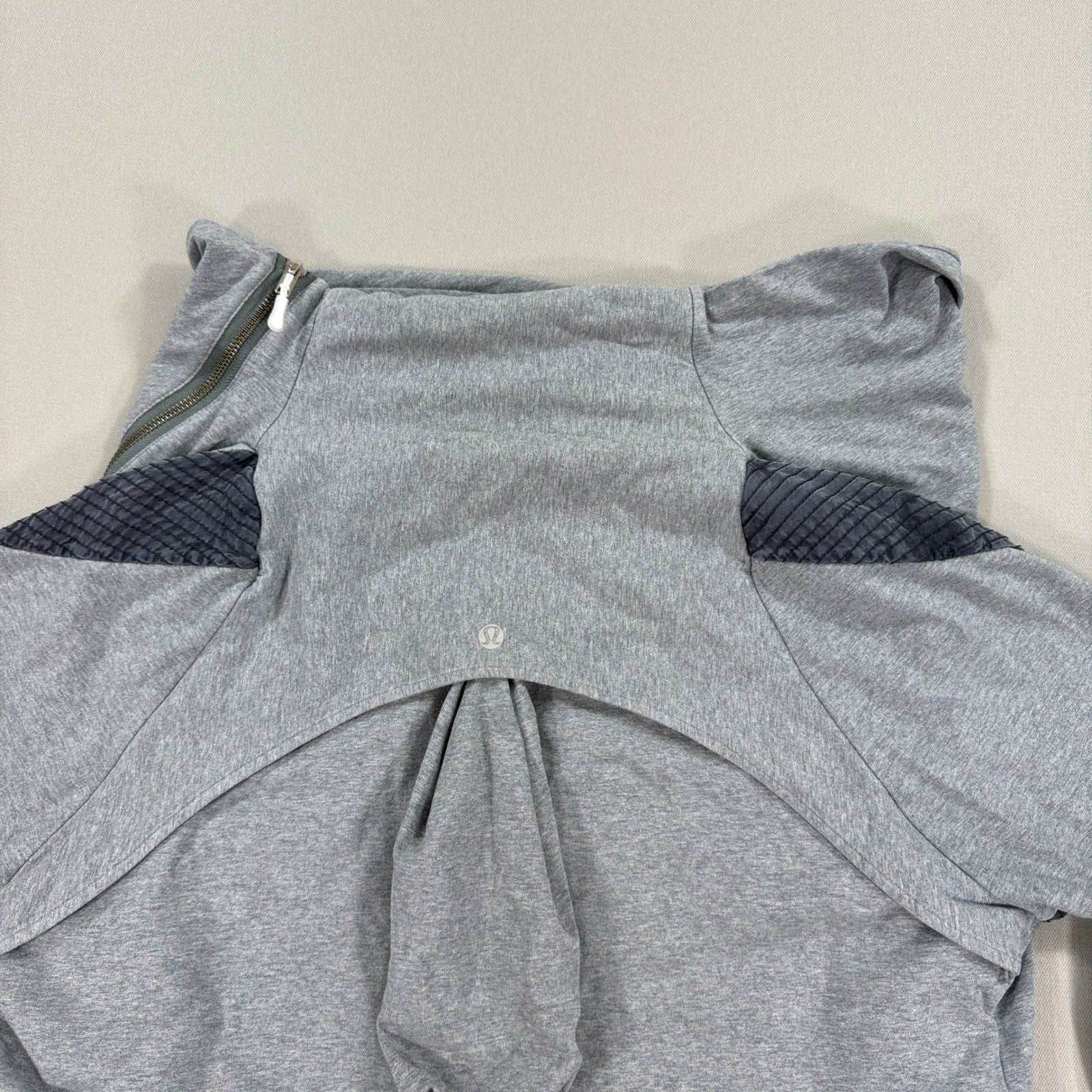 Lululemon Athletica Asymmetrical Zip Up Jacket Womens Size 10 Heathered Gray