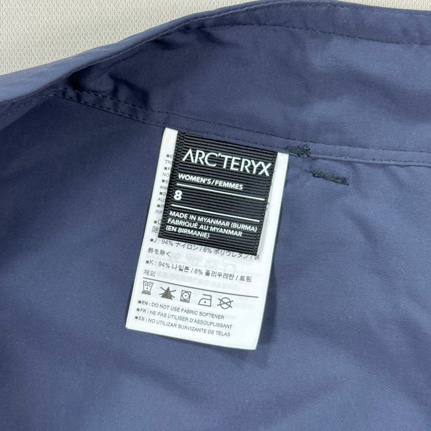 Arc'teryx Gamma Capri Pants Womens Size 8 Navy Blue Lightweight Straight Leg