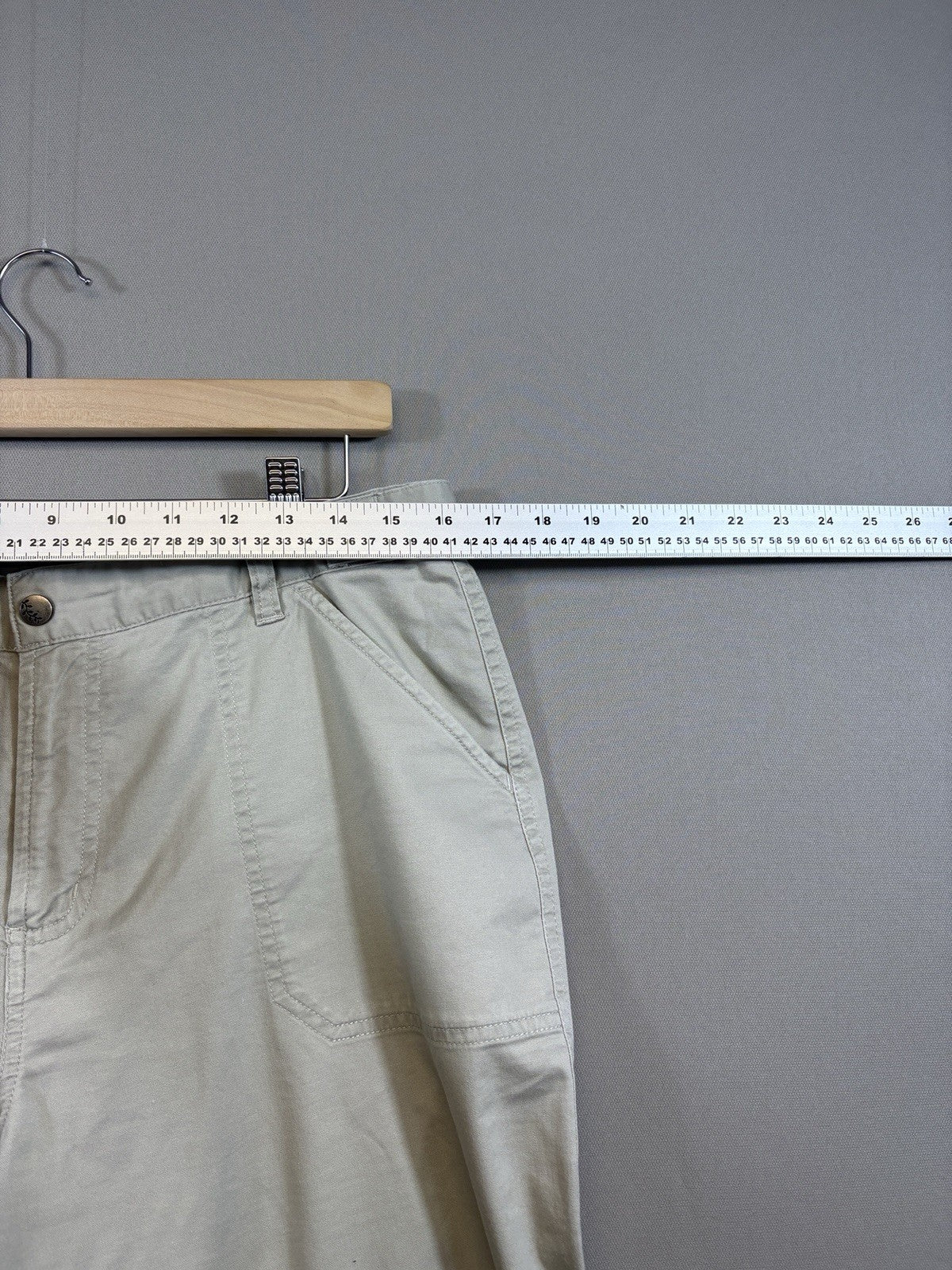 Columbia Womens Adjustable Cuffs Off White Capri Pants Cargo Pockets Size 12