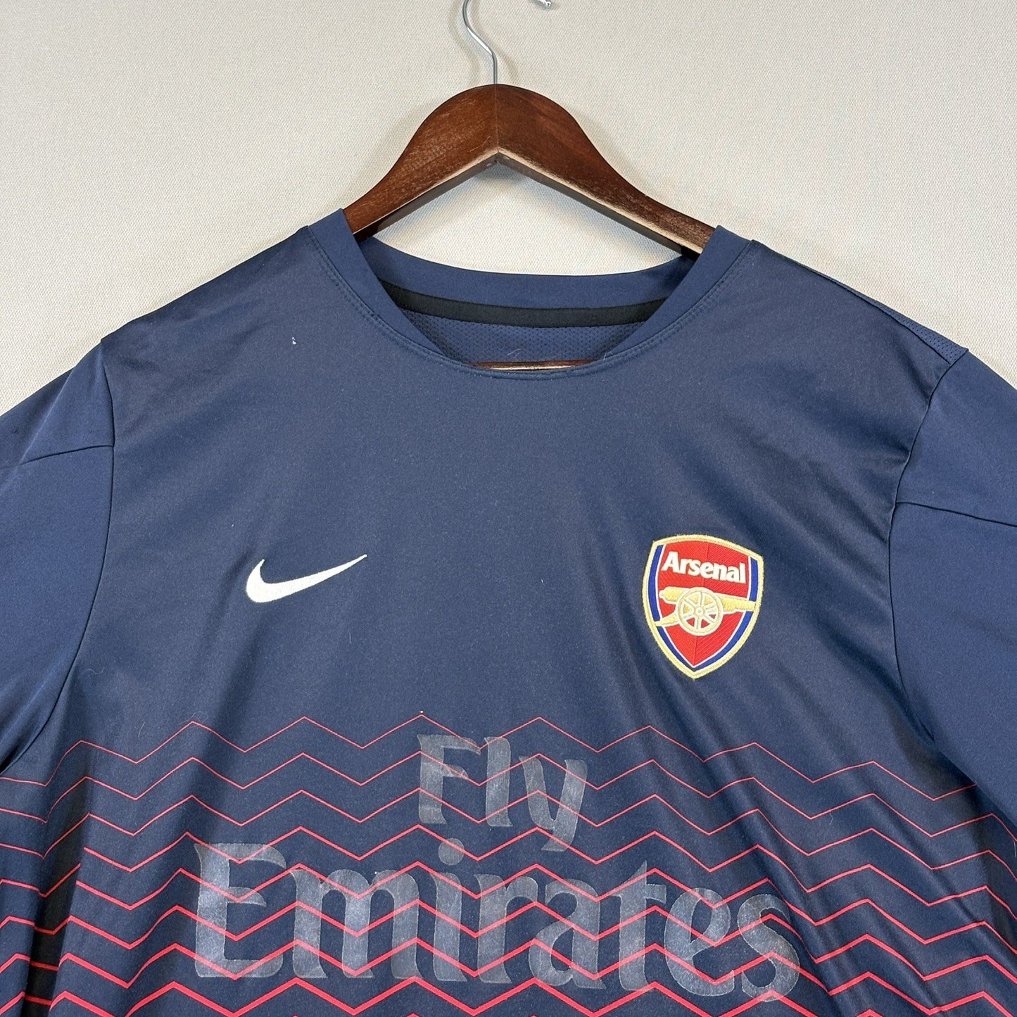 Vintage Nike Arsenal mens Training Jersey Fly Emirates Mens Small