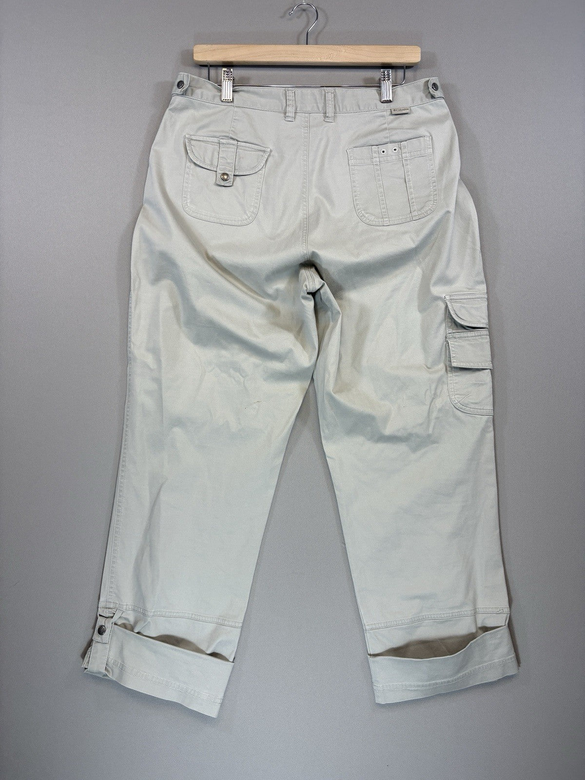 Columbia Womens Adjustable Cuffs Off White Capri Pants Cargo Pockets Size 12