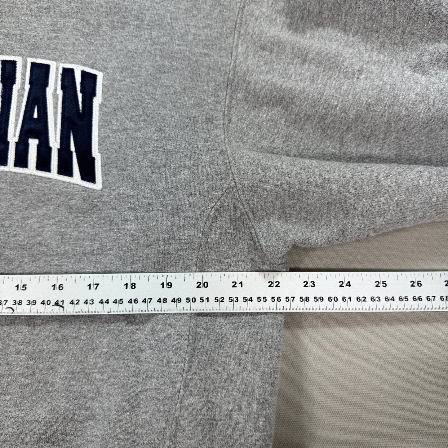 Vintage Laurentian University Pullover mens Large Sweatshirt Russell Athletic