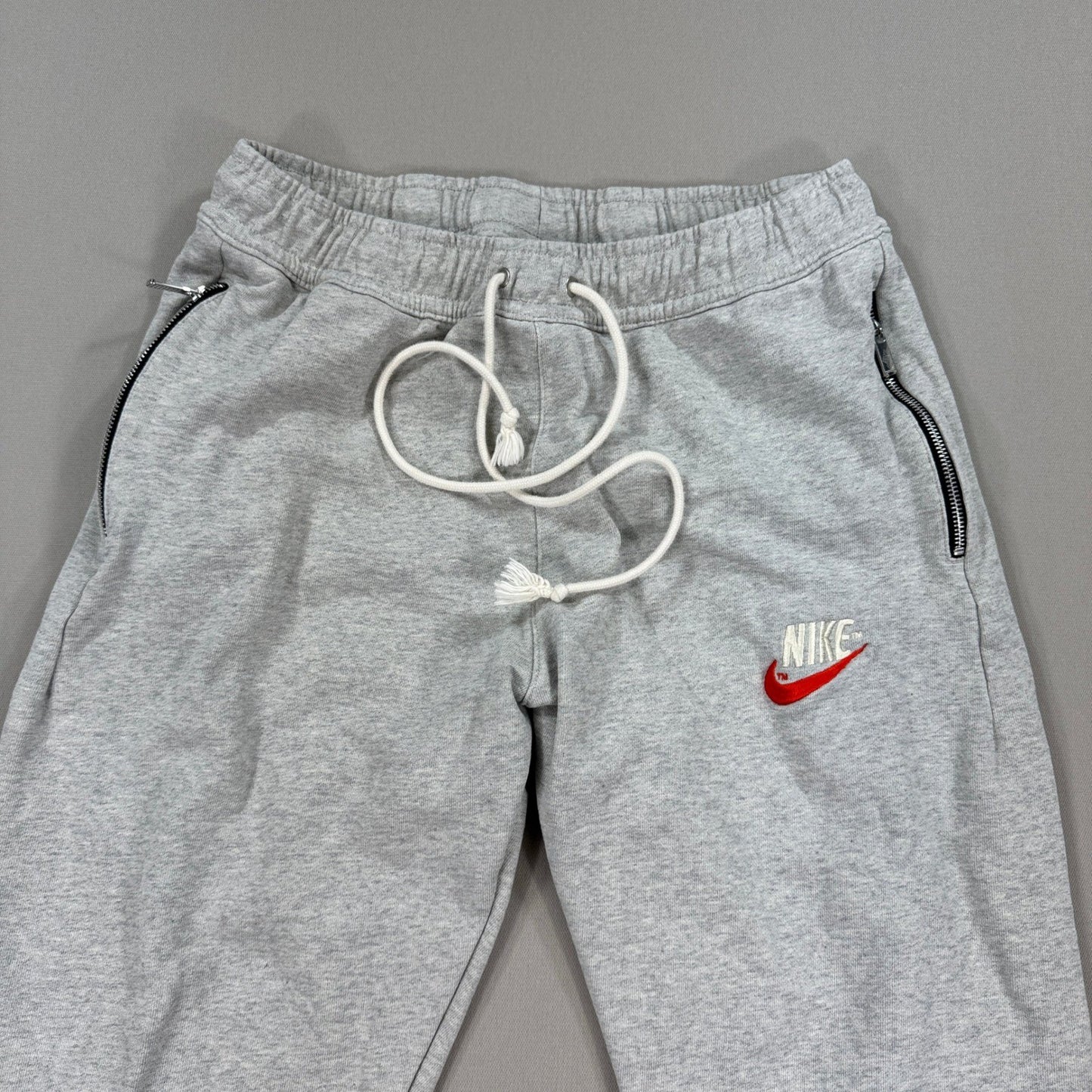 Nike Retro Logo French Terry Jogger Mens Medium DM5271-050 Gray Ankle/Pocket Zip