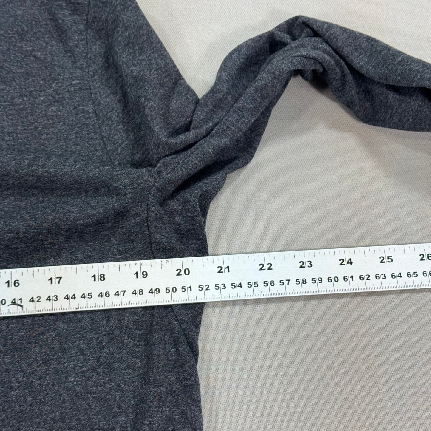 NWT Under Armour Threadborne 3/4 Sleeve Top mens Large Heather Black T-Shirt