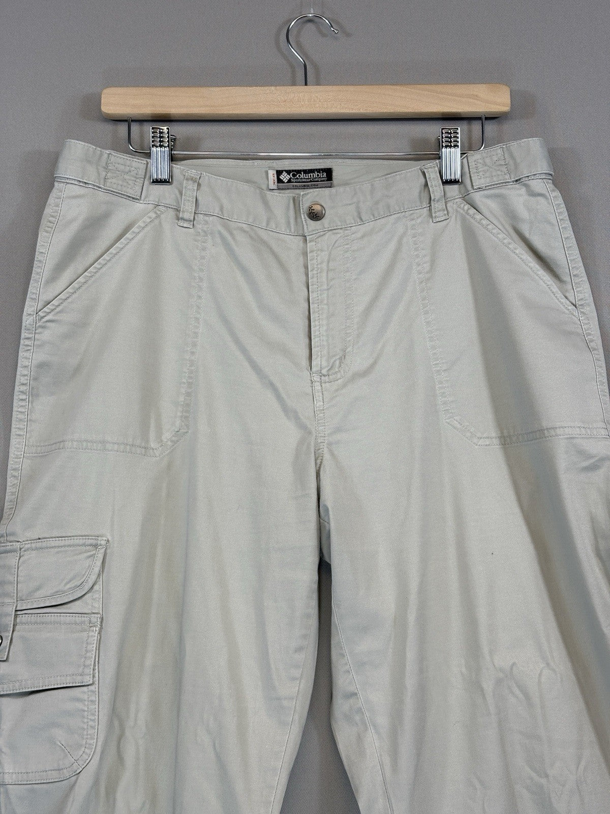 Columbia Womens Adjustable Cuffs Off White Capri Pants Cargo Pockets Size 12
