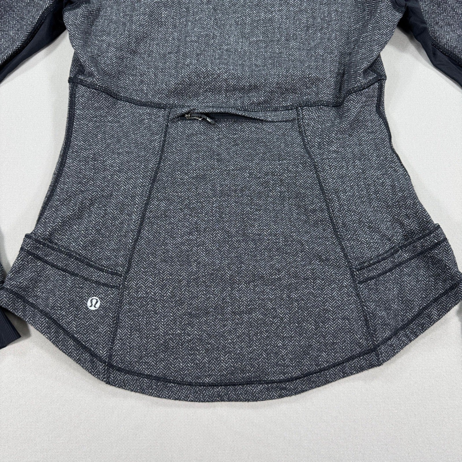 Lululemon Base Runner Jacket Womens Size 8 Gray Black Herringbone Zipped Pockets