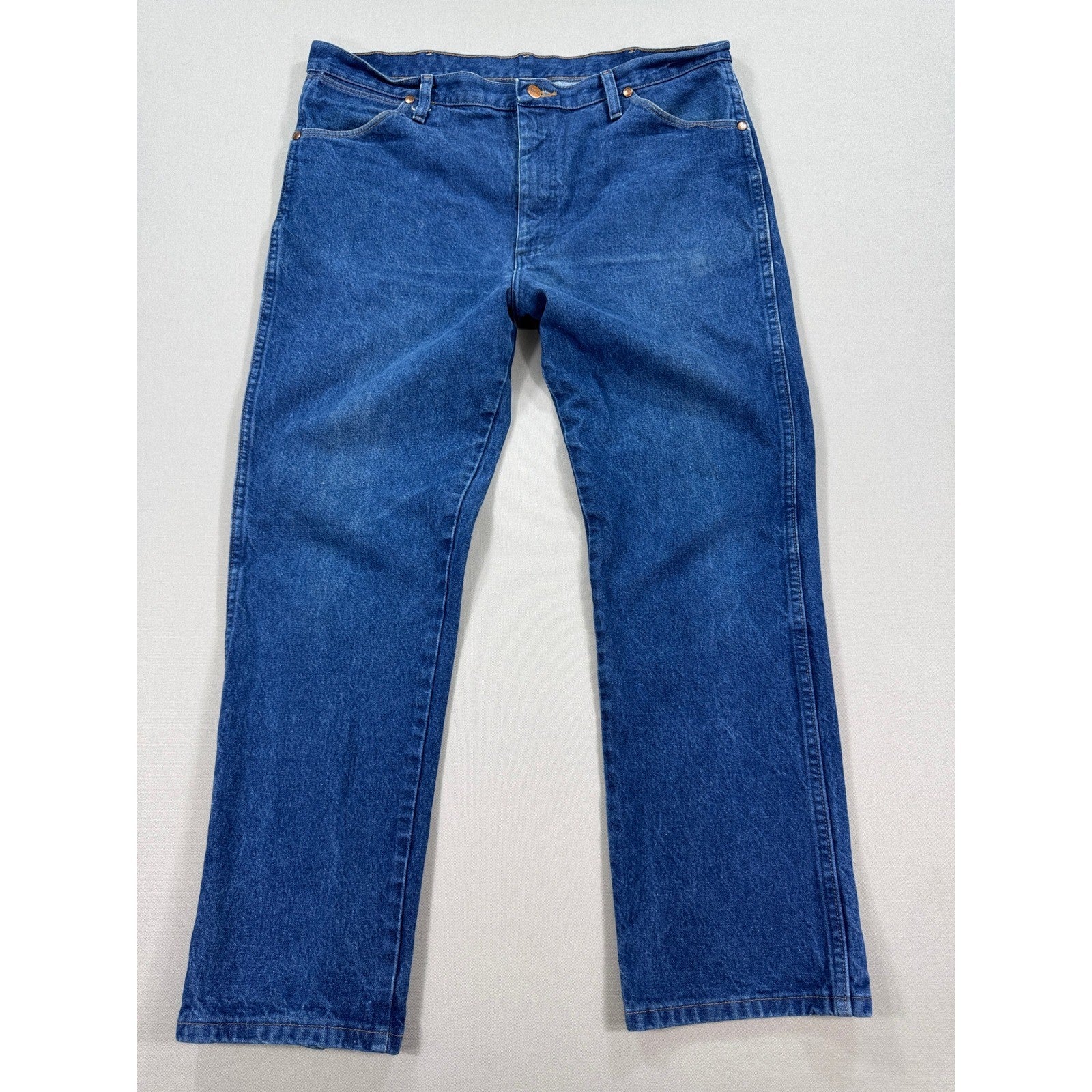 Wrangler 936PWD Jeans mens 38x30 Blue Denim Straight Leg Light Wash Regular Fit