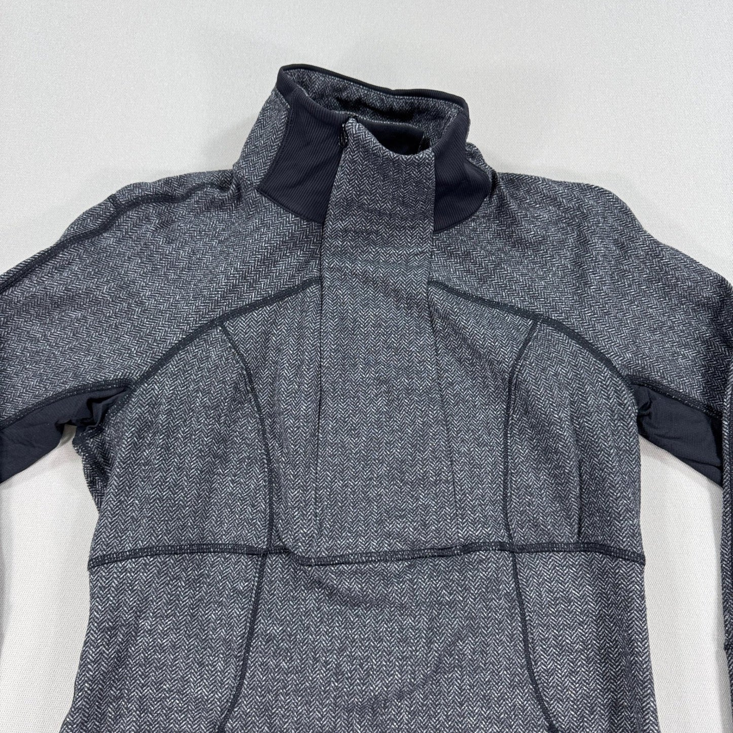 Lululemon Base Runner Jacket Womens Size 8 Gray Black Herringbone Zipped Pockets