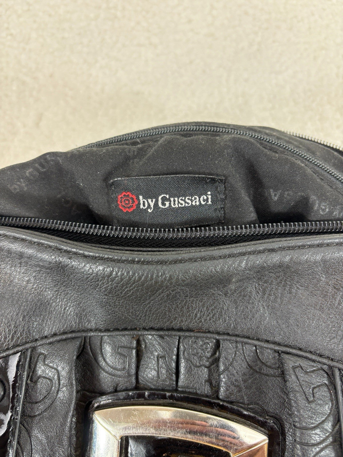Vintage GUSSACI Black Handbag Full Zip Adjustable Leather