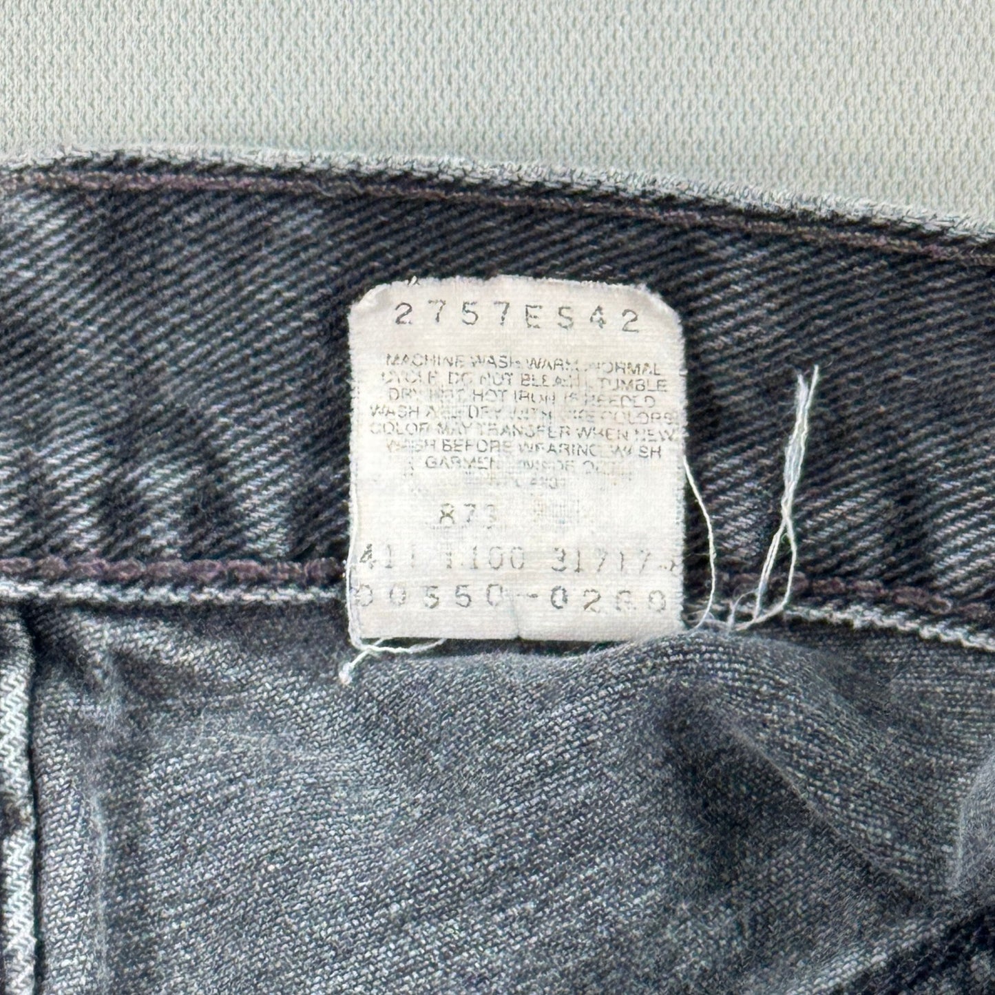 Vintage Levis Cut Off Shorts Sz 34 Fits 32 550 Distressed Faded Denim Womens