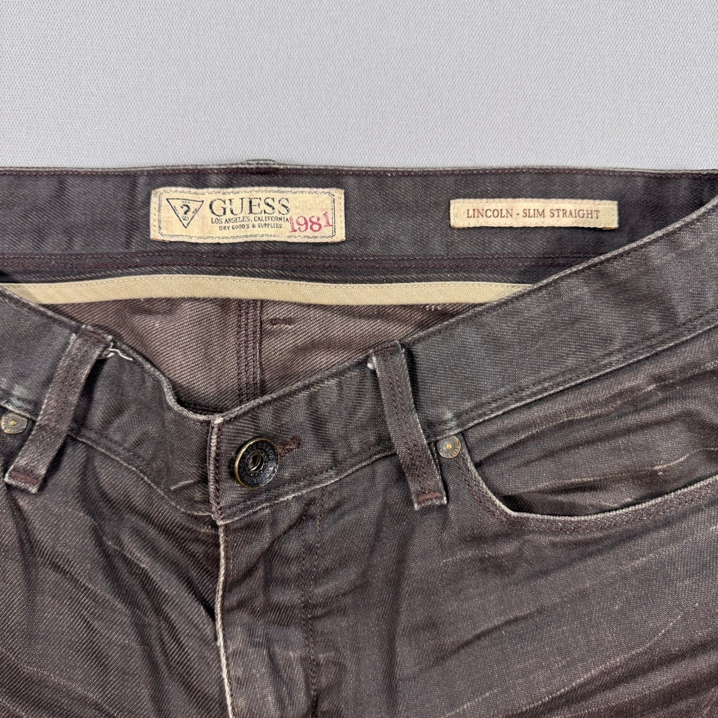GUESS Jeans Lincoln Slim Straight mens Size 34 Brown Distressed Straight Leg