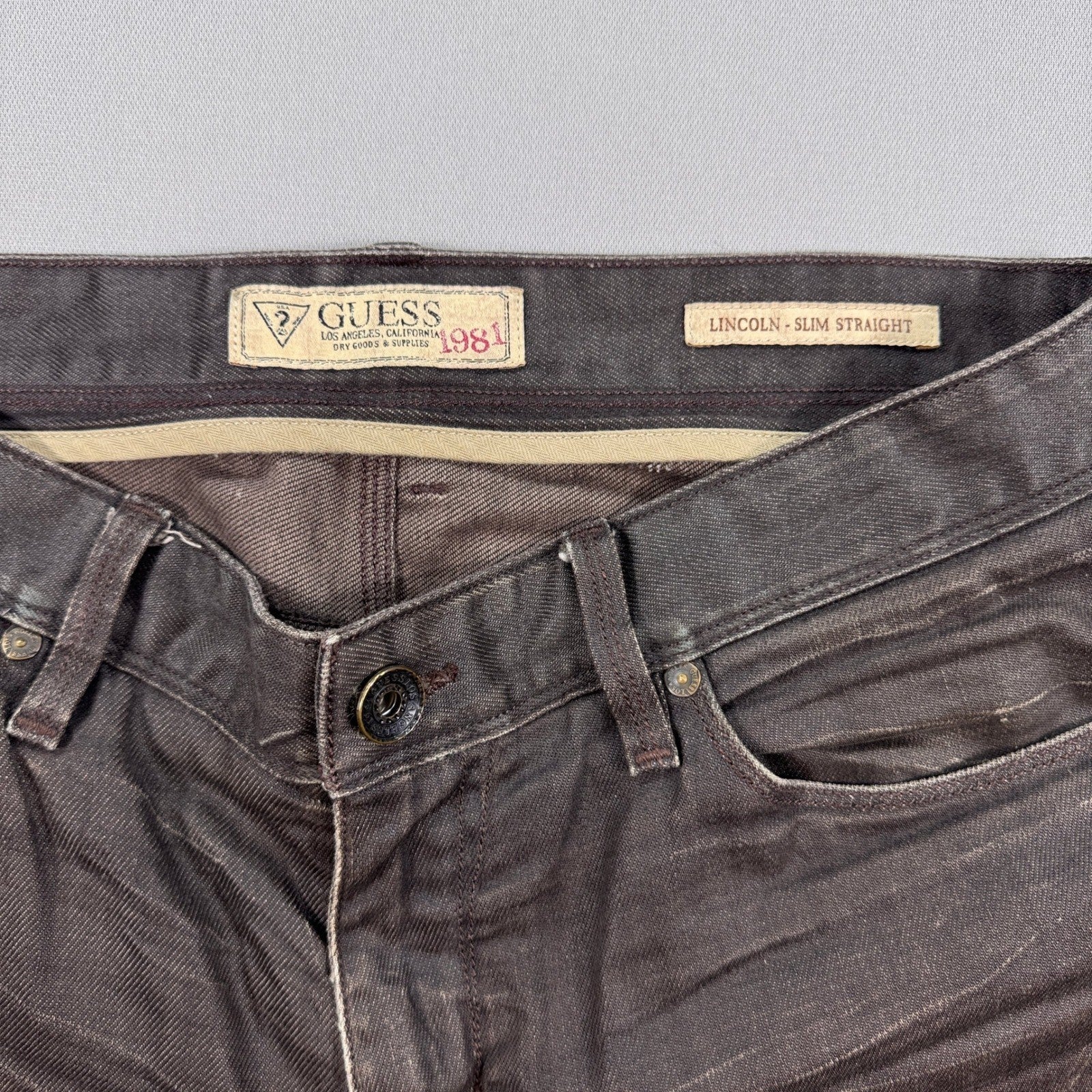 GUESS Jeans Lincoln Slim Straight mens Size 34 Brown Distressed Straight Leg