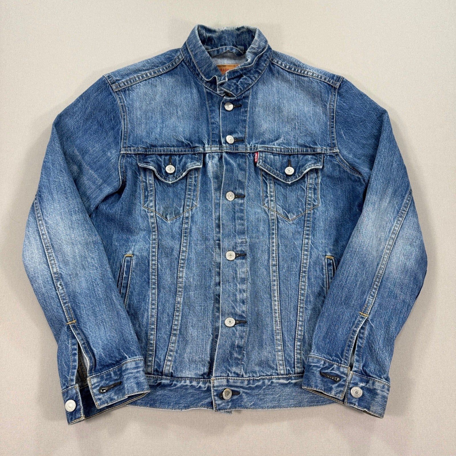 Levi's Type 3 Jean Trucker Jacket mens Medium Denim Medium Wash Red Tab Pockets