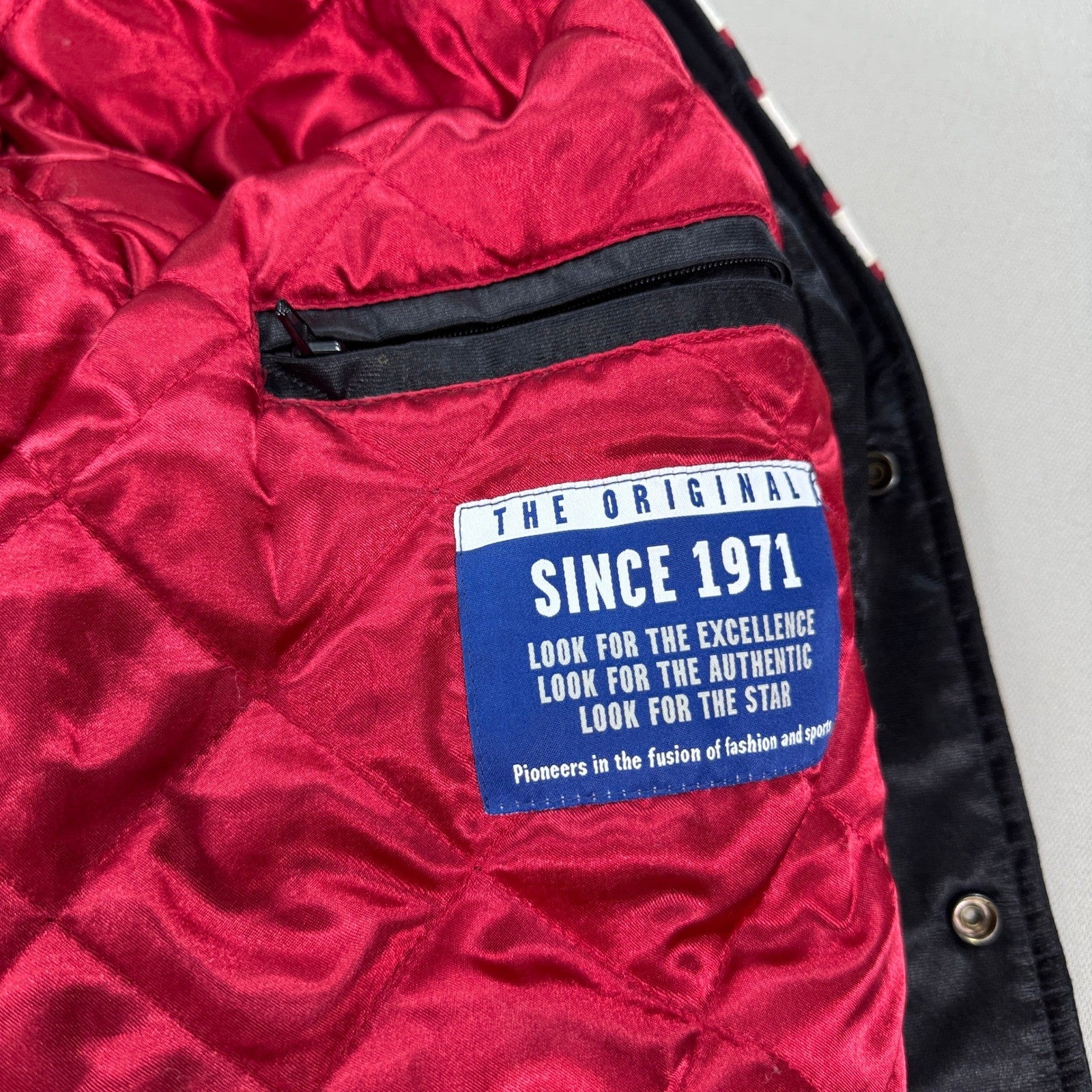 Vintage Starter Miami Heat Jacket Bomber NBA mens Large Black Red Lining