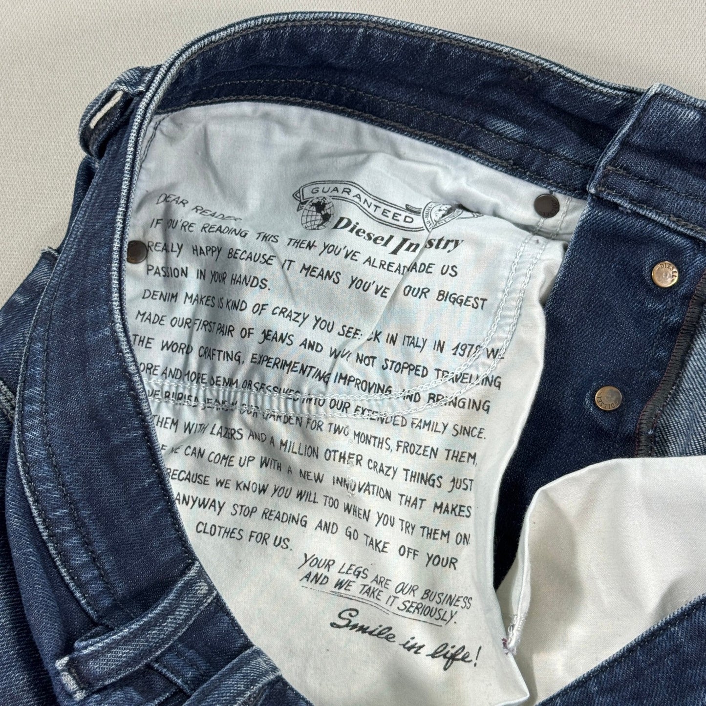 Diesel Akee Jeans Stretch mens 30x28 Regular Slim Tapered Leg Blue Denim 0835N