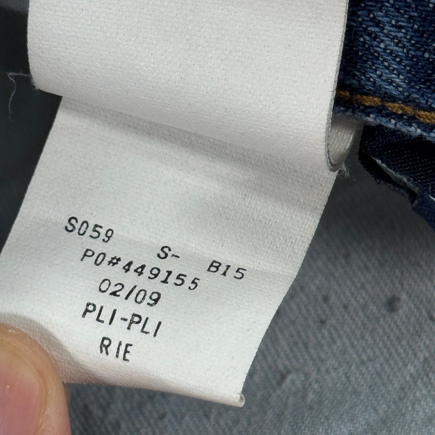 Tommy Hilfiger Jean Shorts mens Sz 33 Blue Denim Baggy Relaxed Fit Pockets Y2K