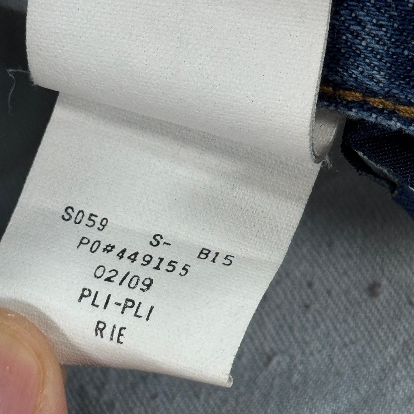 Tommy Hilfiger Jean Shorts mens Sz 33 Blue Denim Baggy Relaxed Fit Pockets Y2K