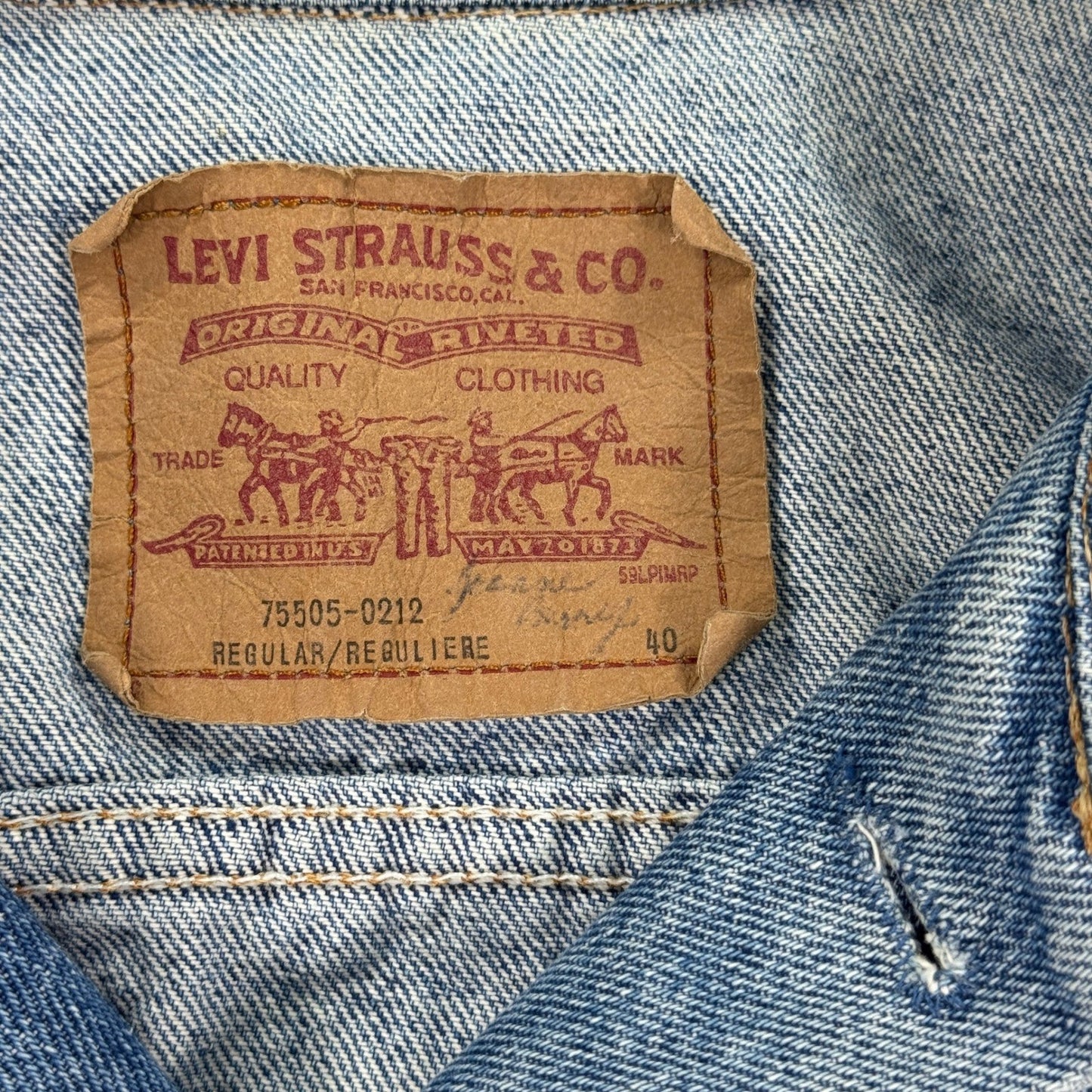 Vintage Levi's 75505-0212 Denim Jacket mens Sz 40 Blue Orange Tab Canada Made