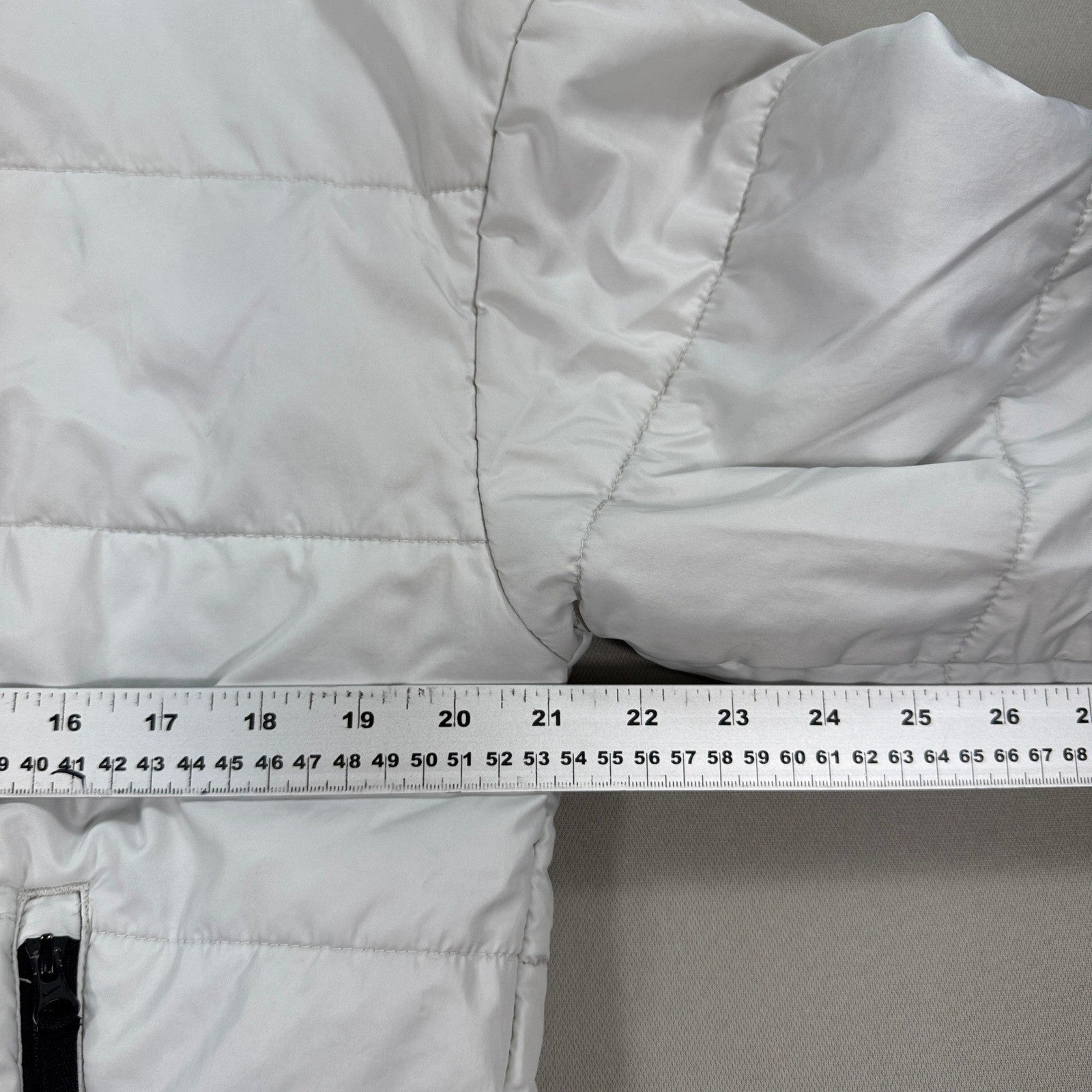 Nike Therma FIT Hooded Puffer Jacket Mens Small Full Zip Padded Lightweight Coat