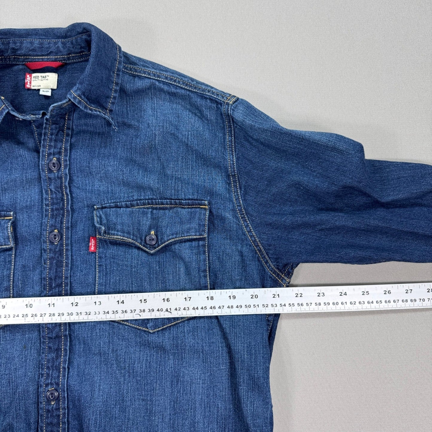 Levi's Denim Shirt Barstow Standard Fit mens Medium Dark Wash Button Down Y2K