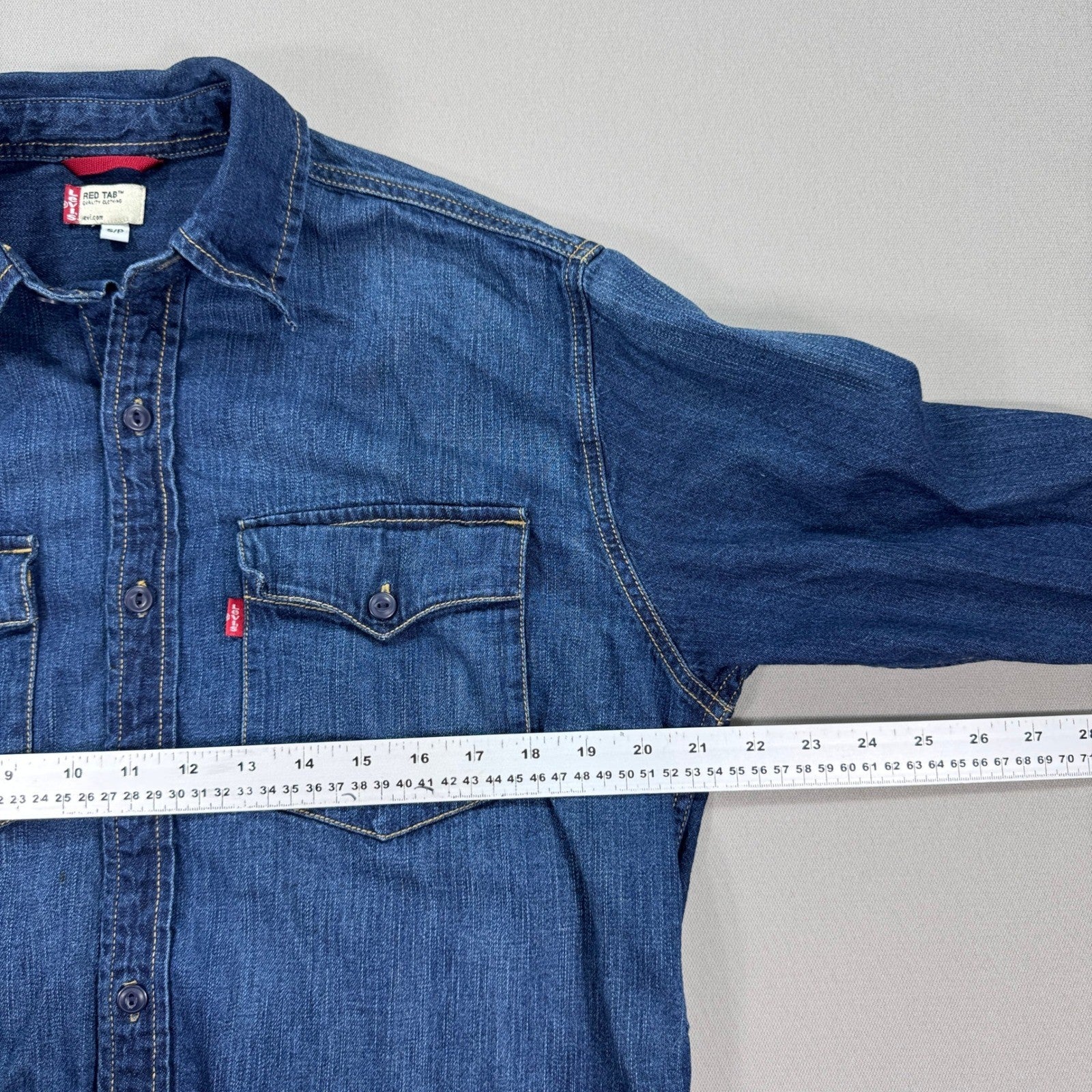 Levi's Denim Shirt Barstow Standard Fit mens Medium Dark Wash Button Down Y2K