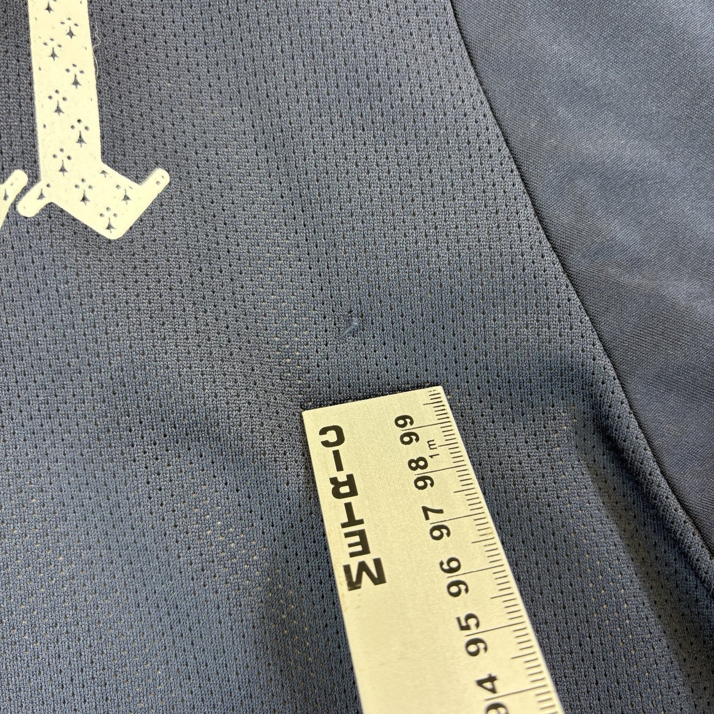 Vintage Nike Arsenal mens Training Jersey Fly Emirates Mens Small