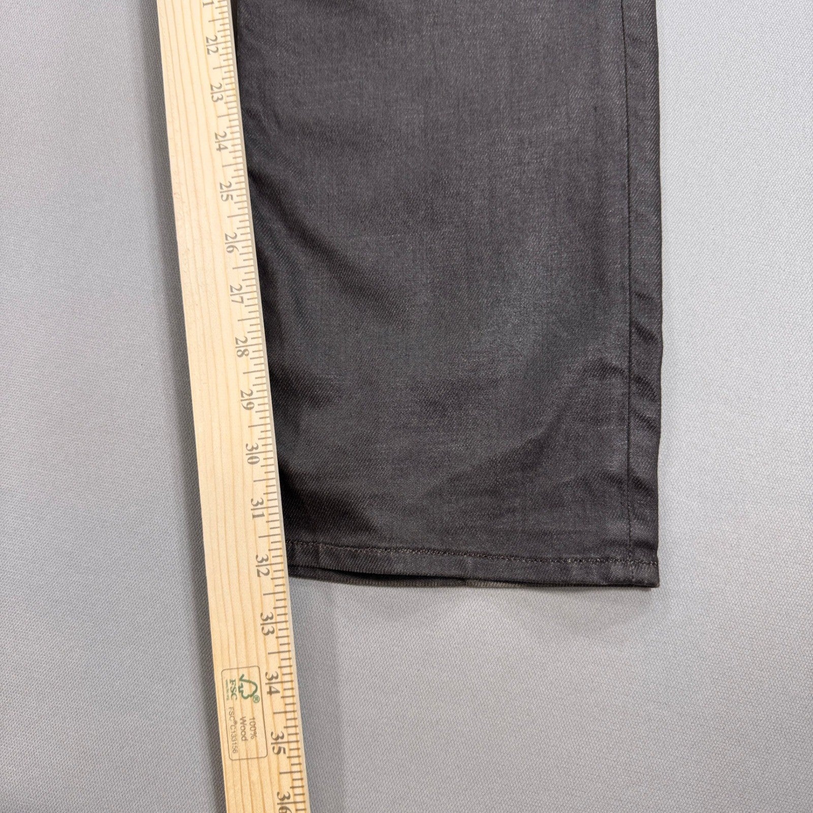 GUESS Jeans Lincoln Slim Straight mens Size 34 Brown Distressed Straight Leg