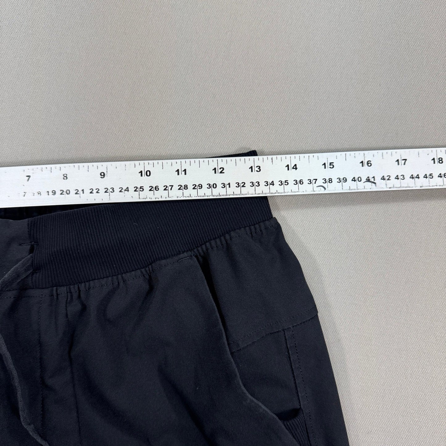 Lululemon mens ABC Jogger Shorter Warpstreme LM5A29S Black Size Small