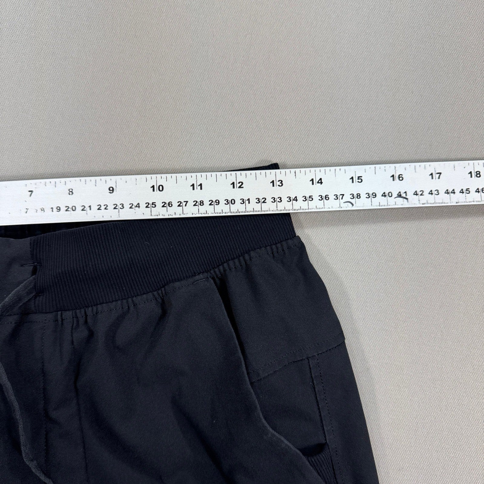 Lululemon mens ABC Jogger Shorter Warpstreme LM5A29S Black Size Small