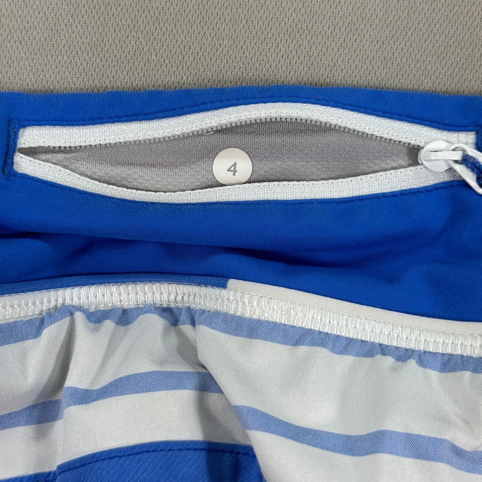 Lululemon Run Speed Shorts Stretch Womens Size 4 Blue White Striped